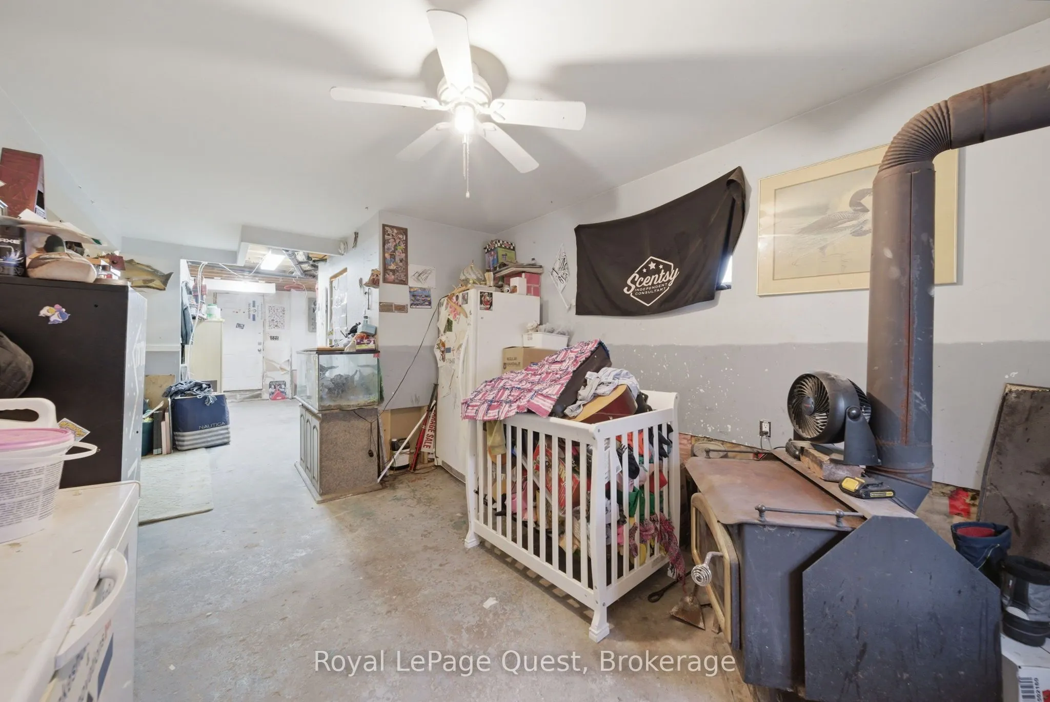 7476 Ash Crescent