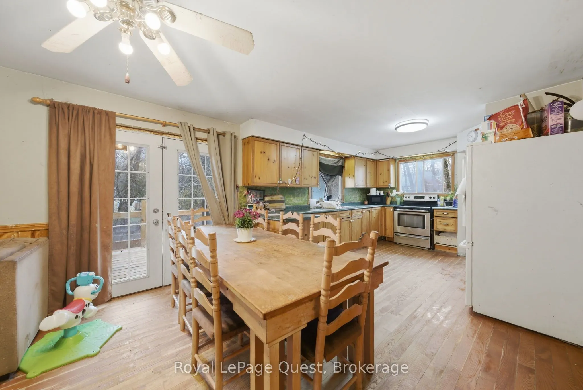 7476 Ash Crescent