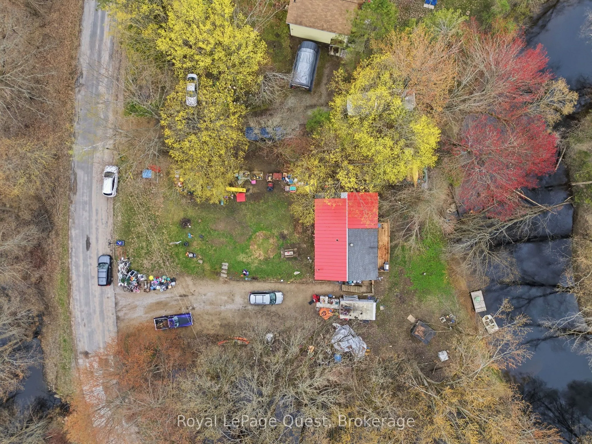 7476 Ash Crescent