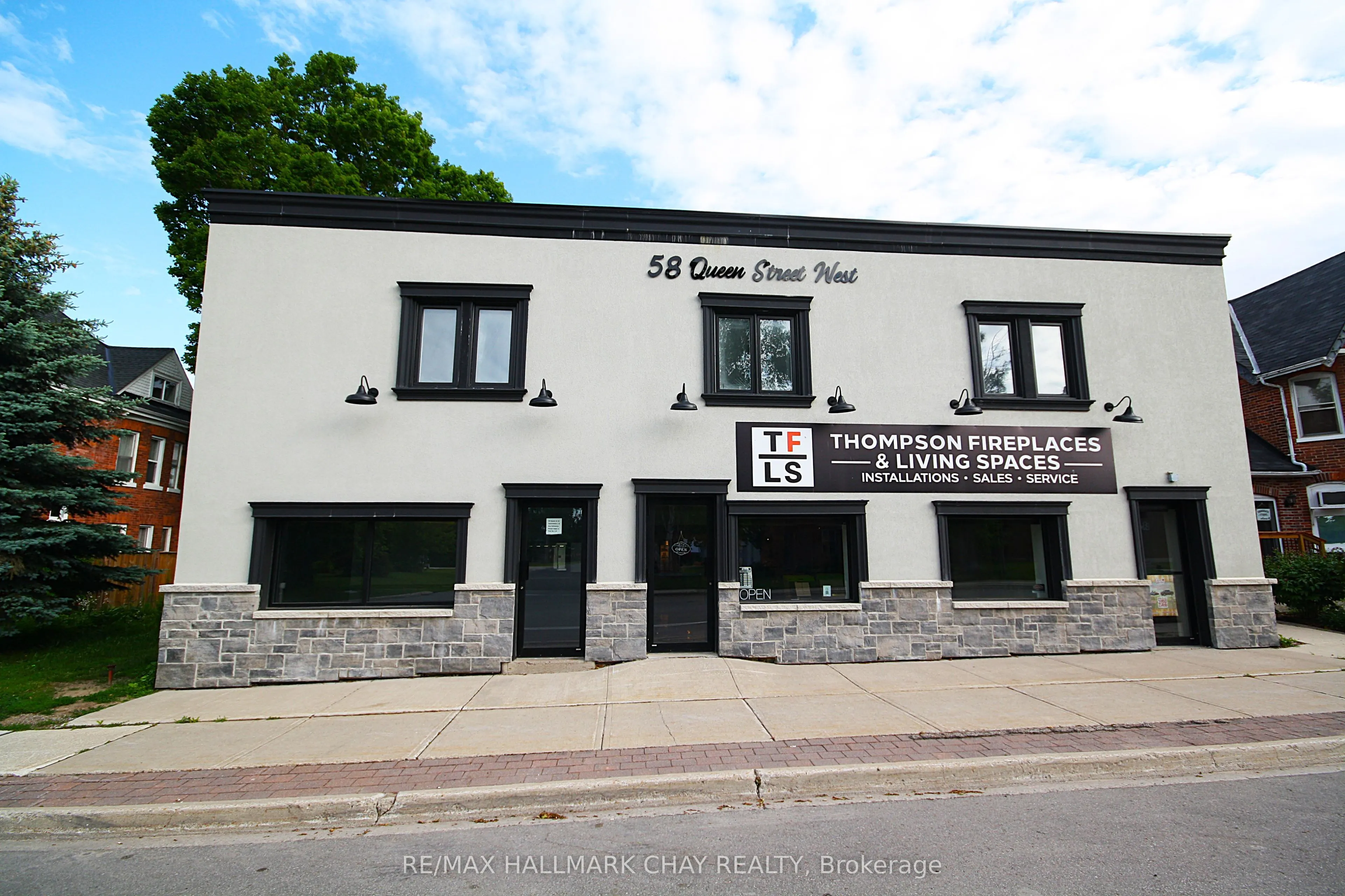 58 Queen St Street W