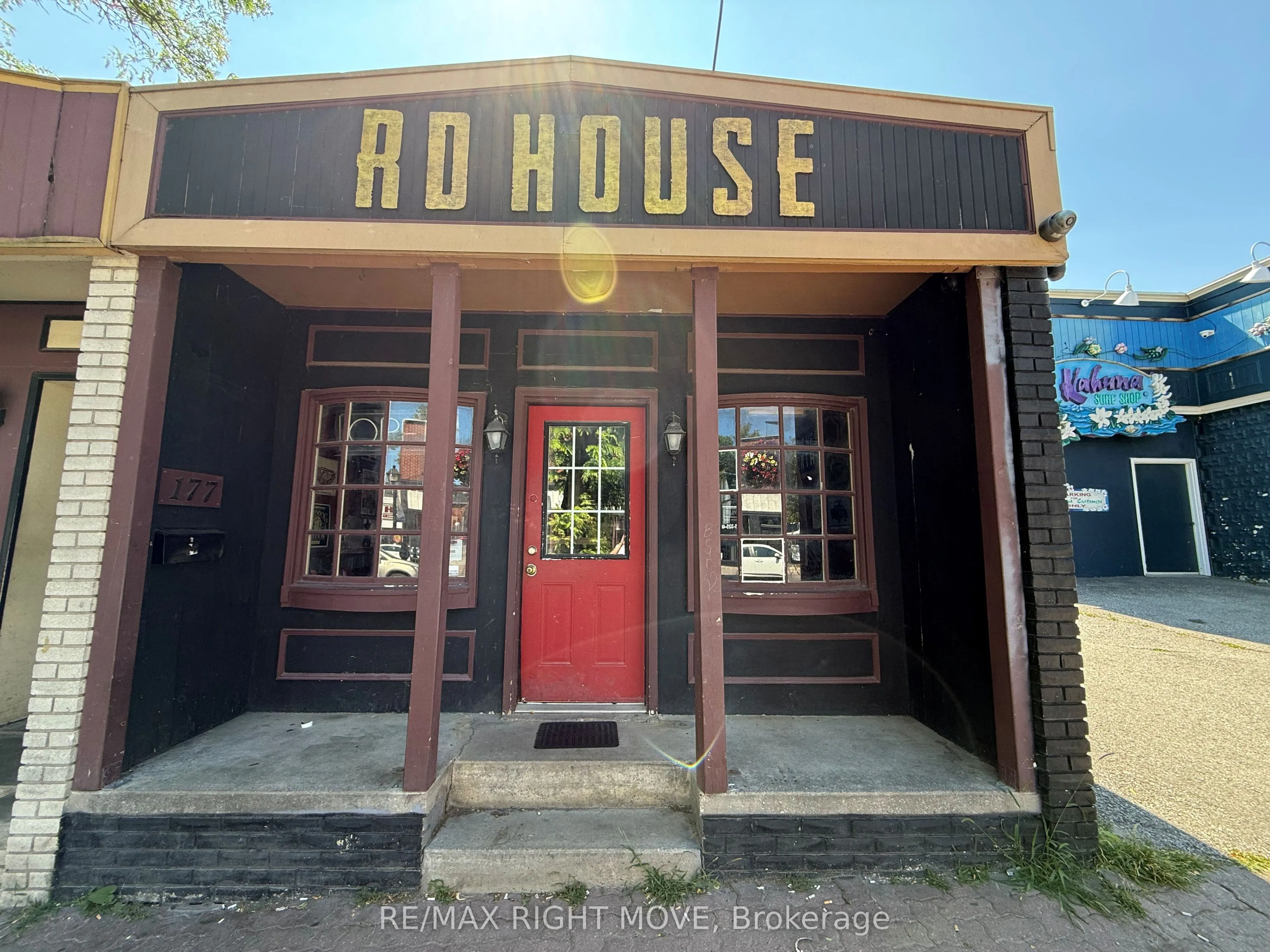 177 Mississaga Street E