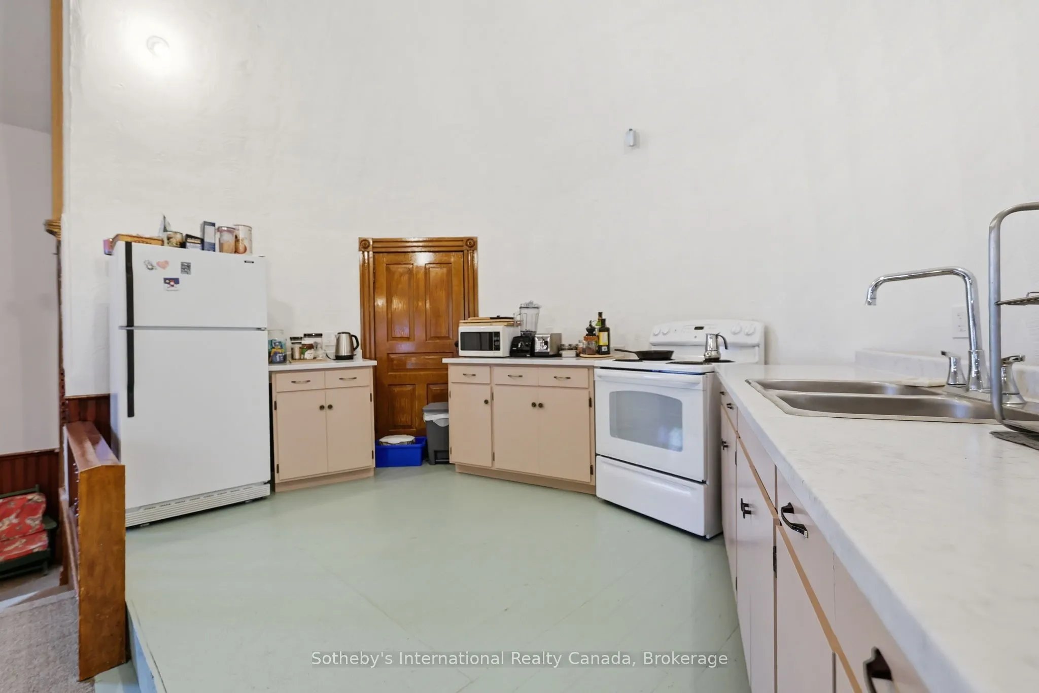 22 MELVILLE Street #C