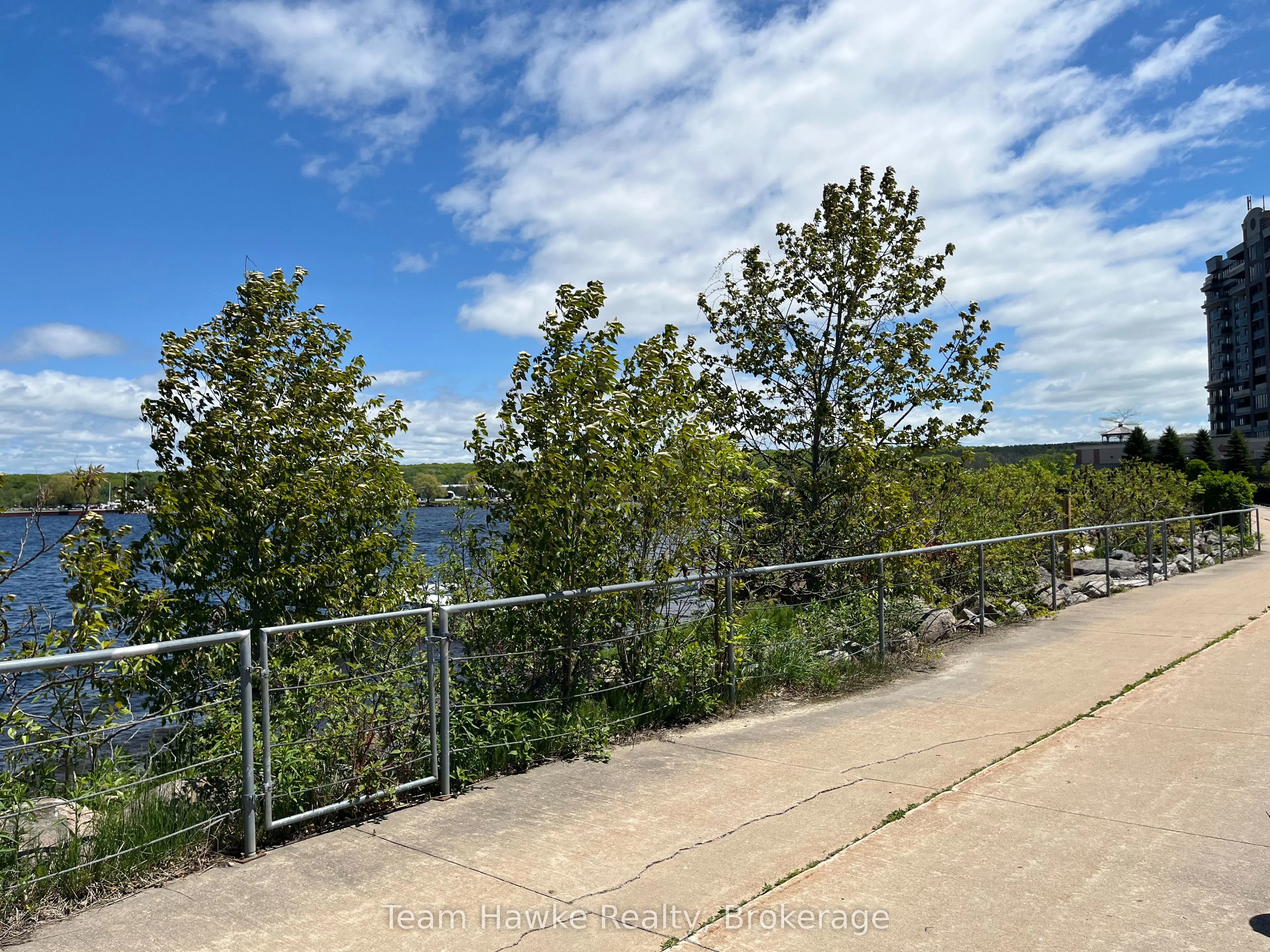 637 Aberdeen Boulevard