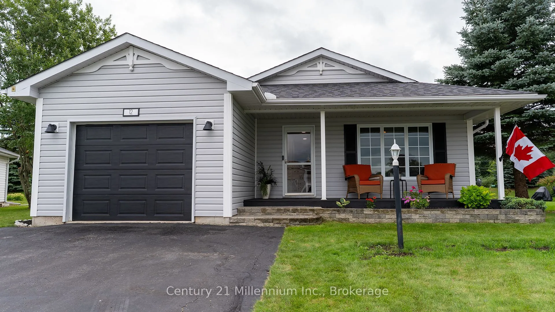 12 Illinois Crescent