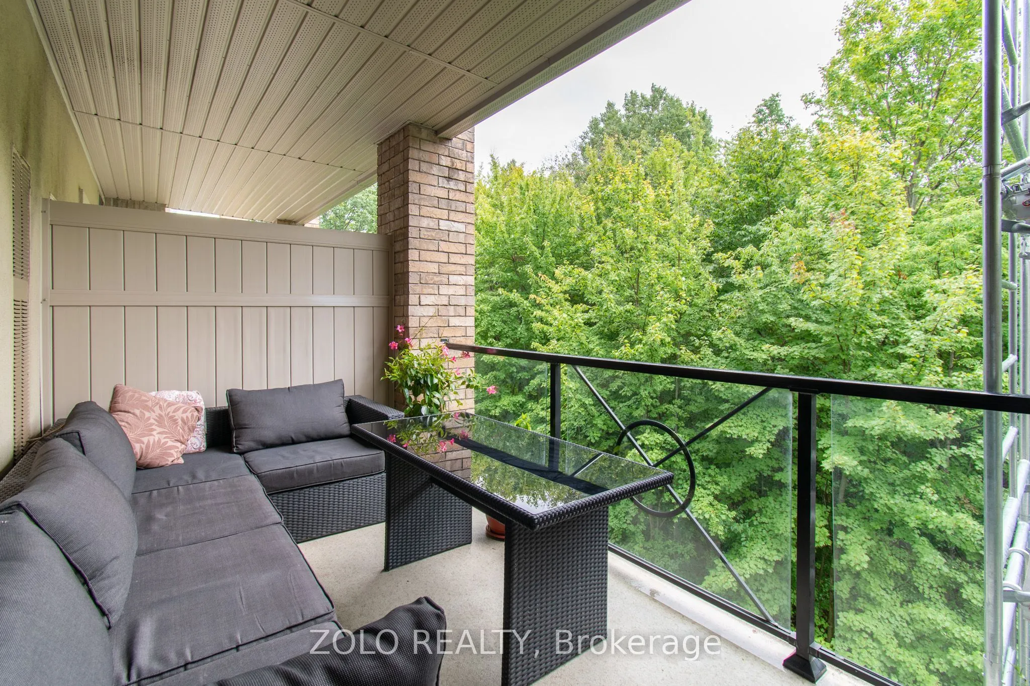 41 Ferndale Drive S #312