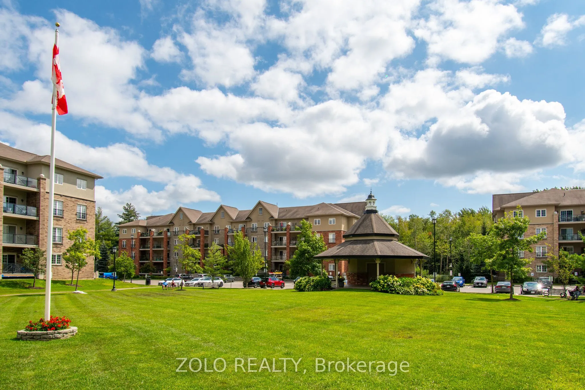 41 Ferndale Drive S #312
