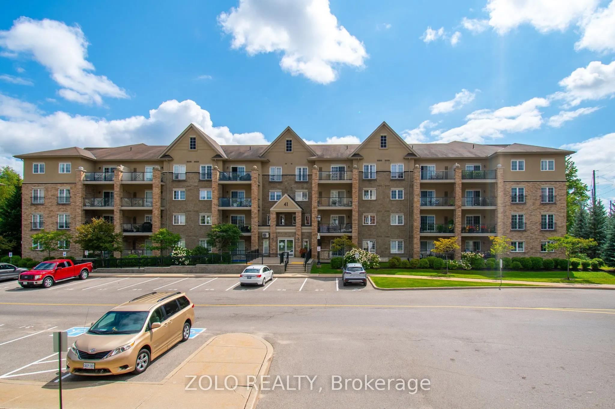 41 Ferndale Drive S #312