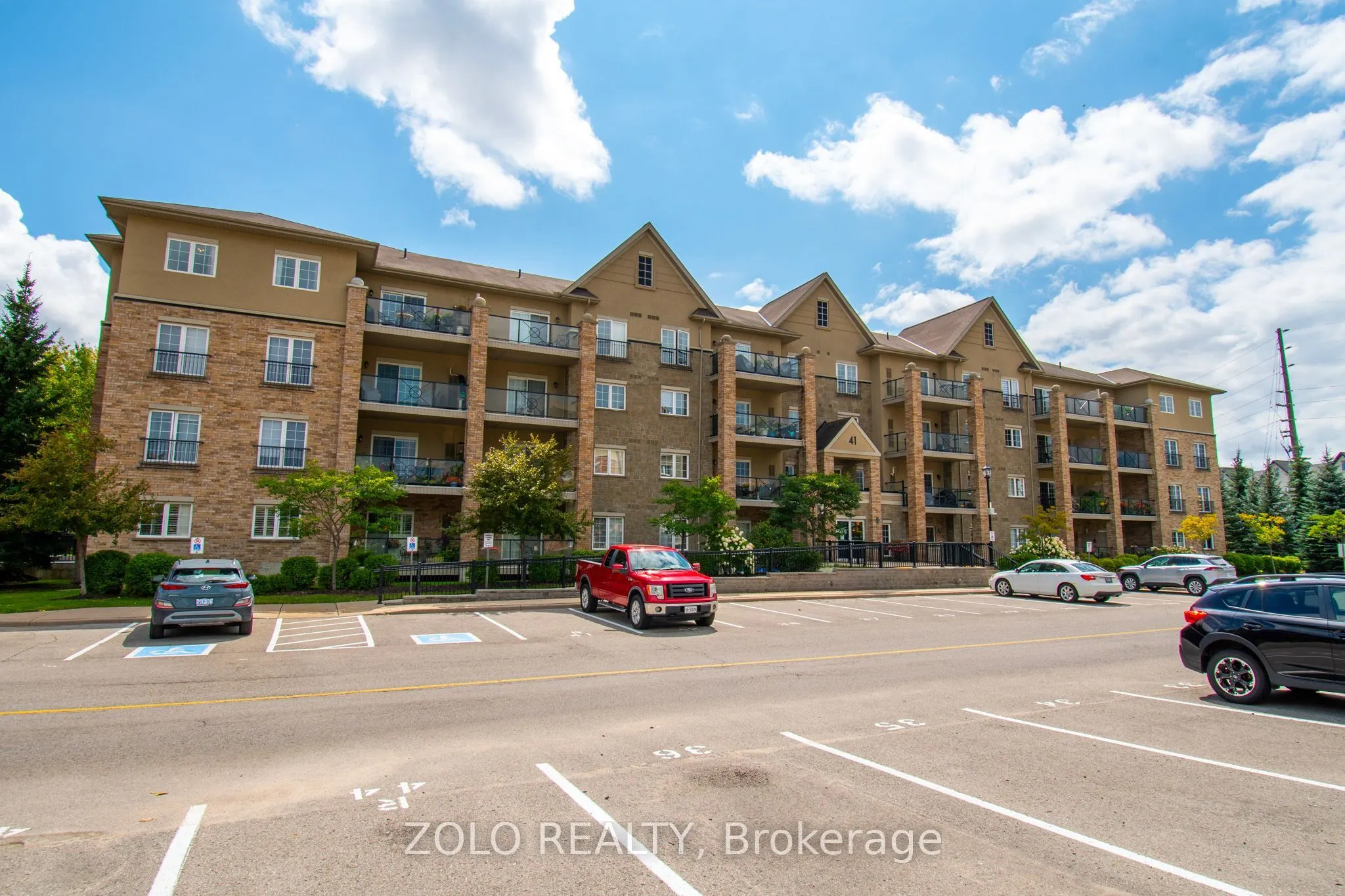 41 Ferndale Drive S #312