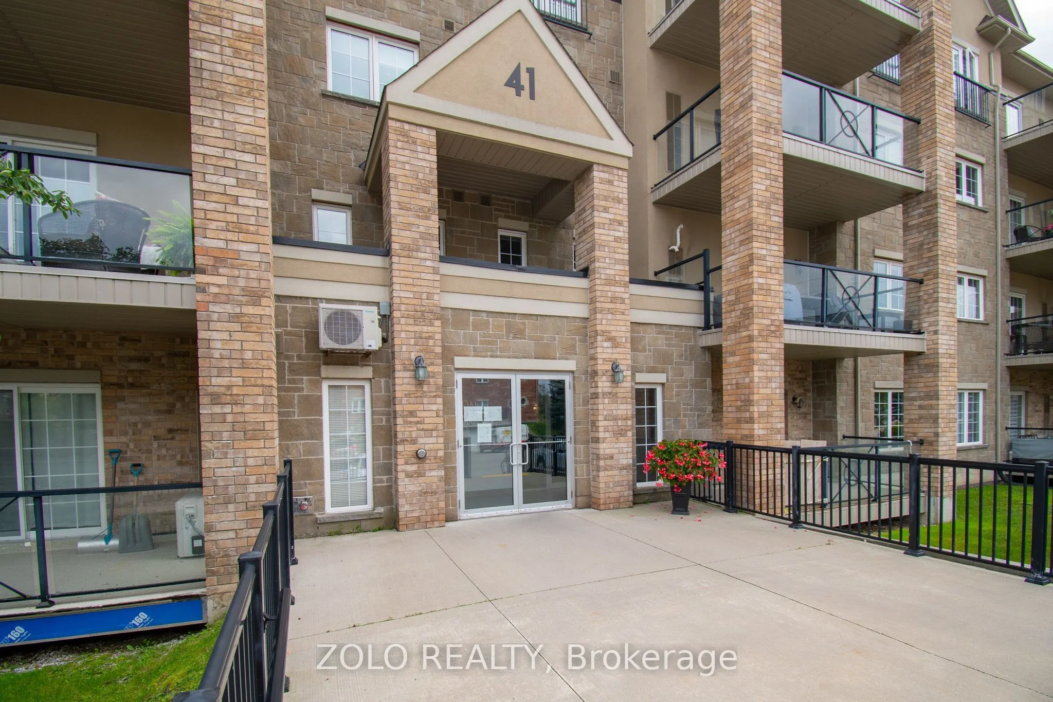 41 Ferndale Drive S #312