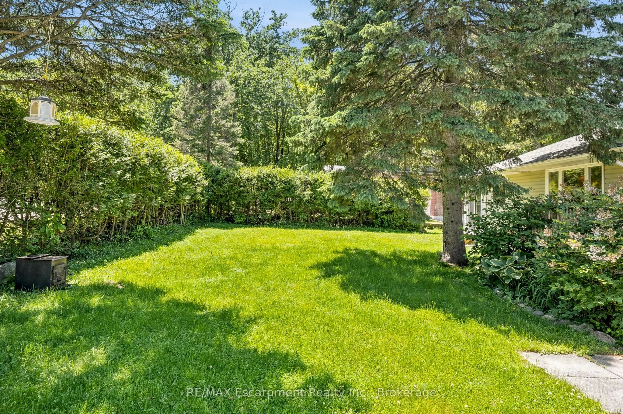 16 Hiawatha Road