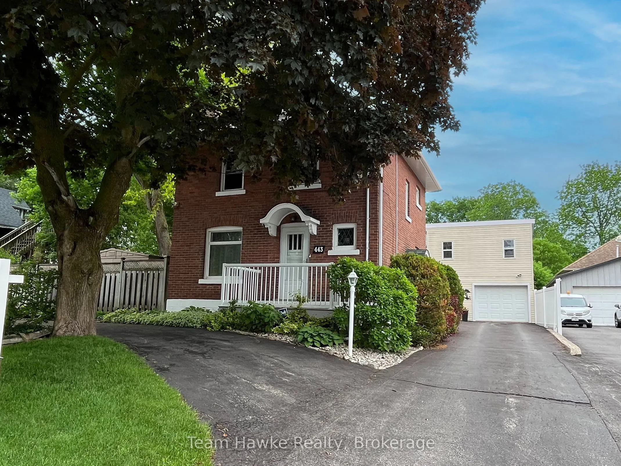 443 Elizabeth Street