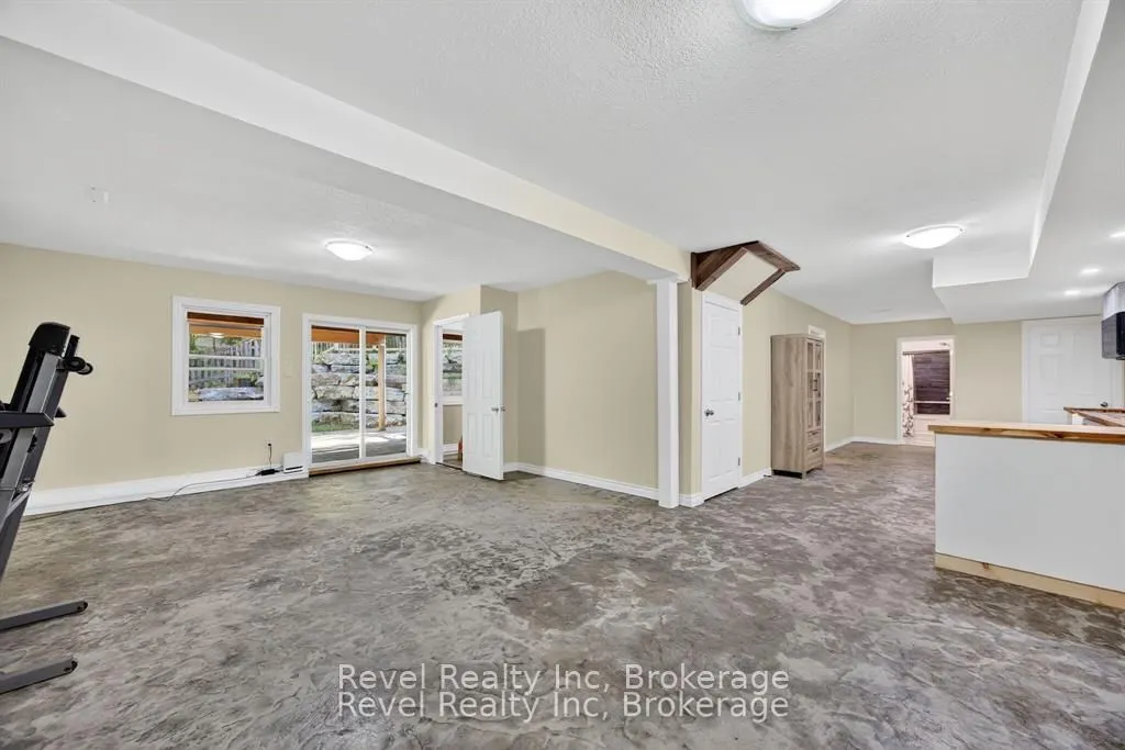683 Lafontaine Road W