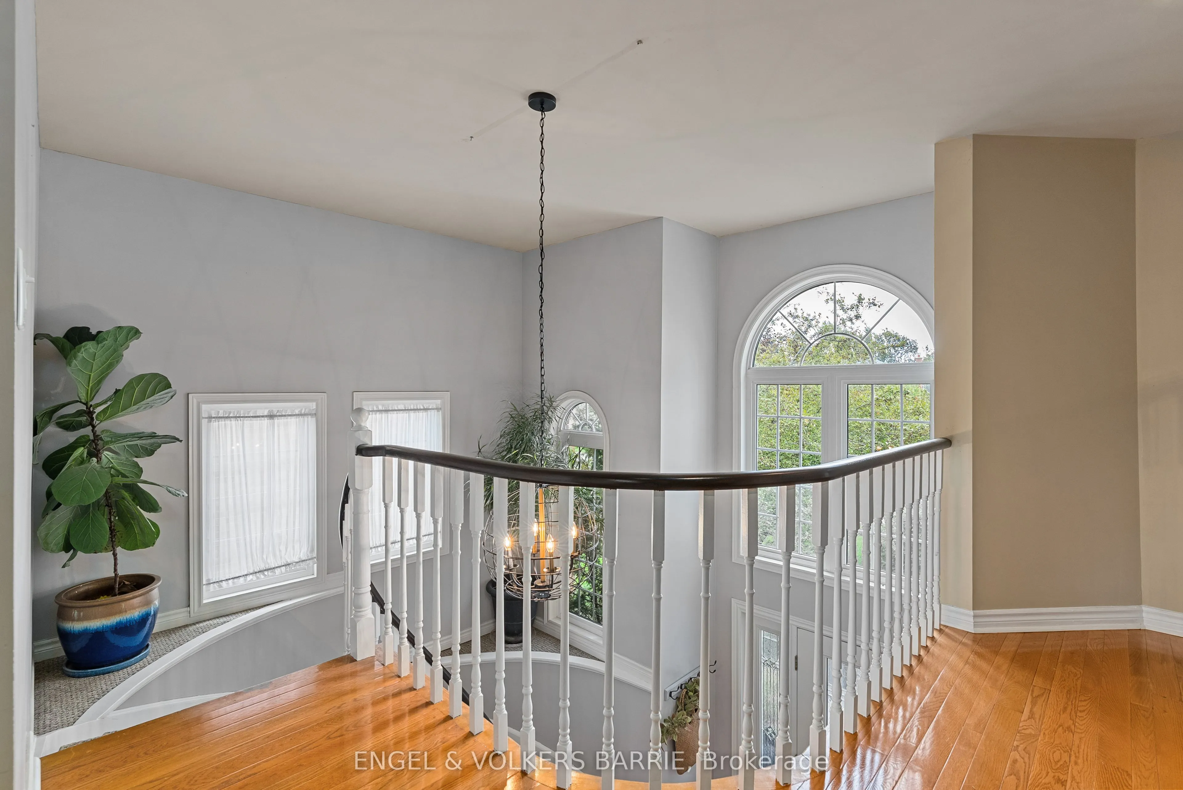 19 Grand Forest Drive