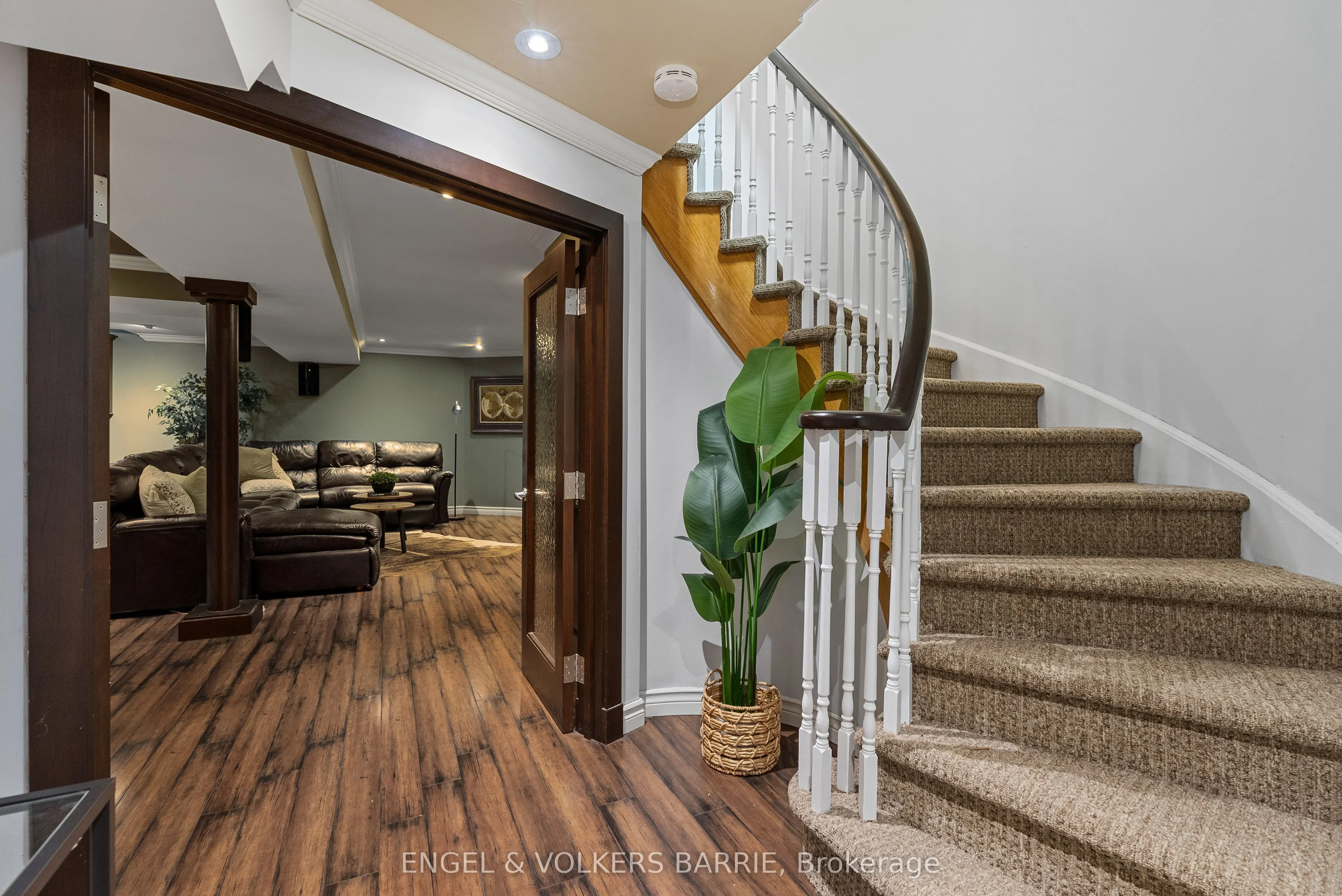 19 Grand Forest Drive
