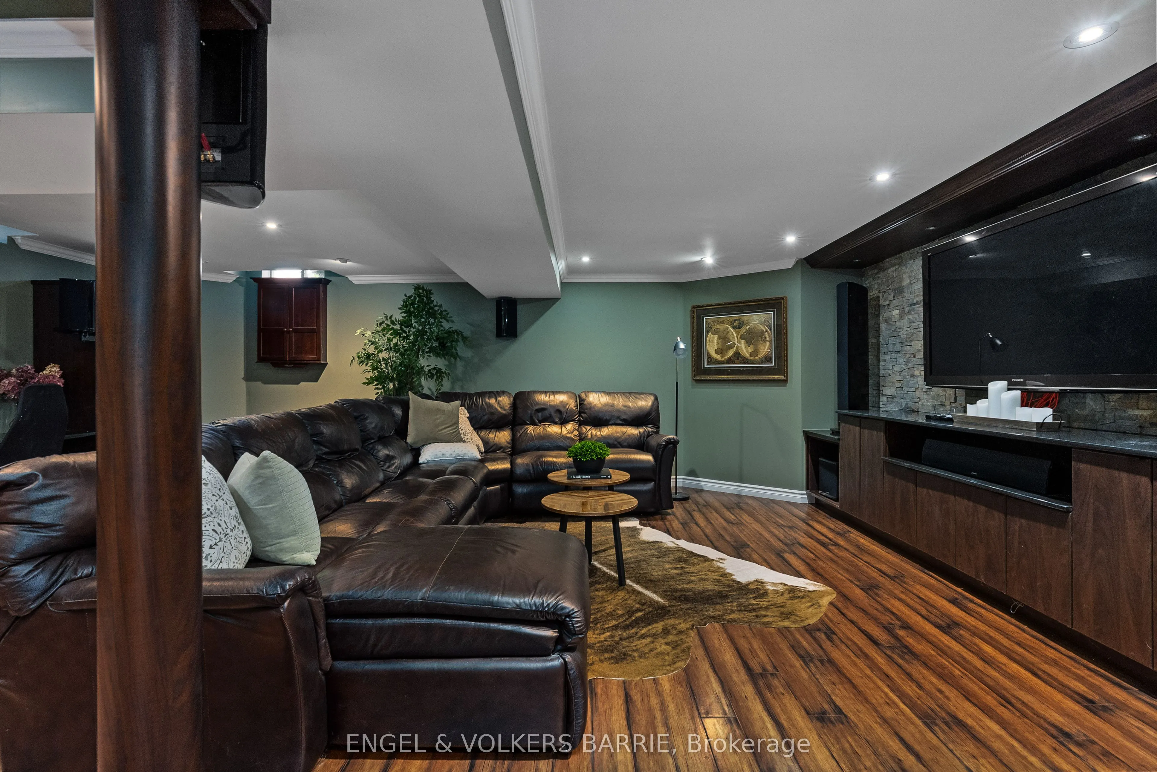 19 Grand Forest Drive