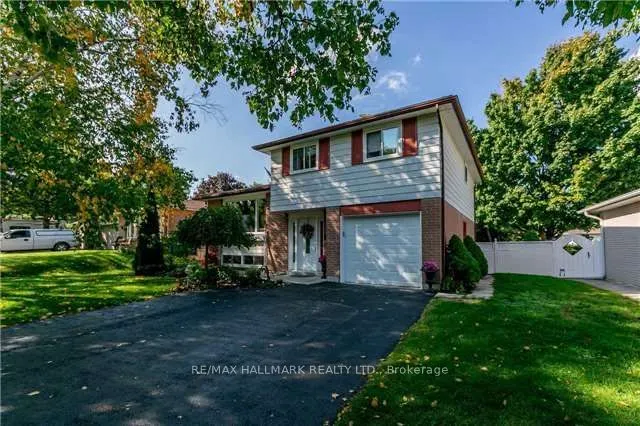 8 Meadowland Avenue #Upper Unit