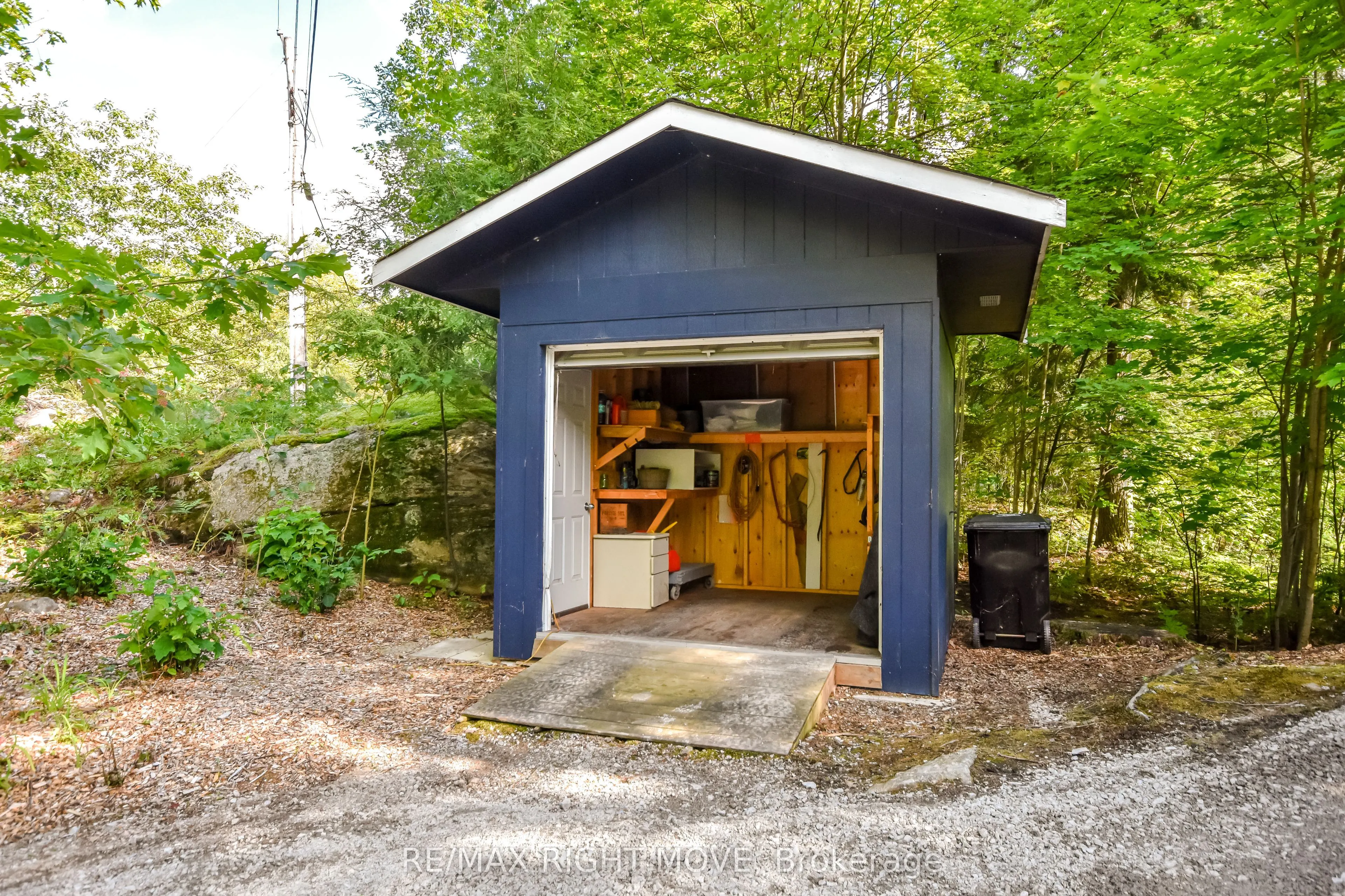 1643 Baldy Lane