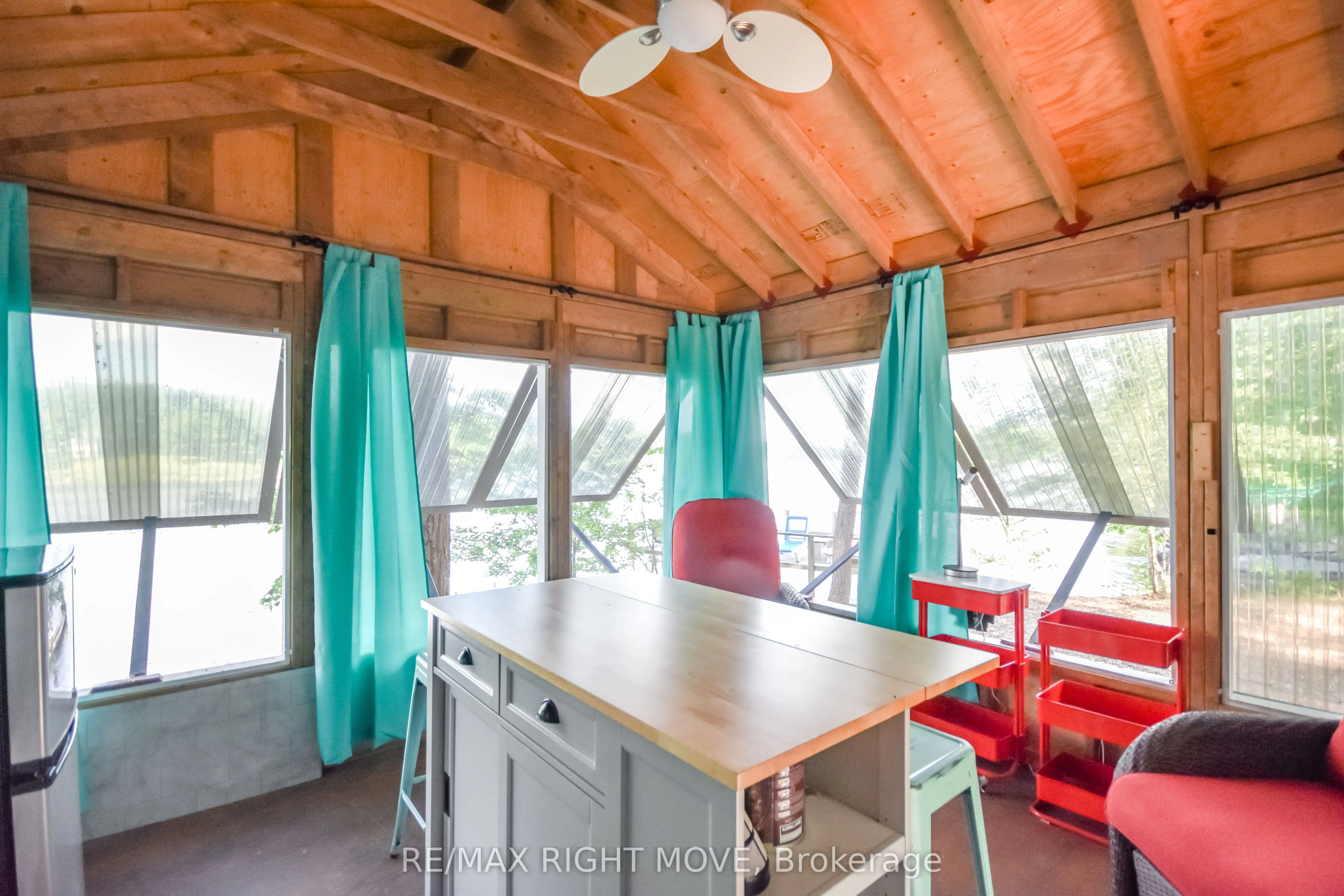 1643 Baldy Lane