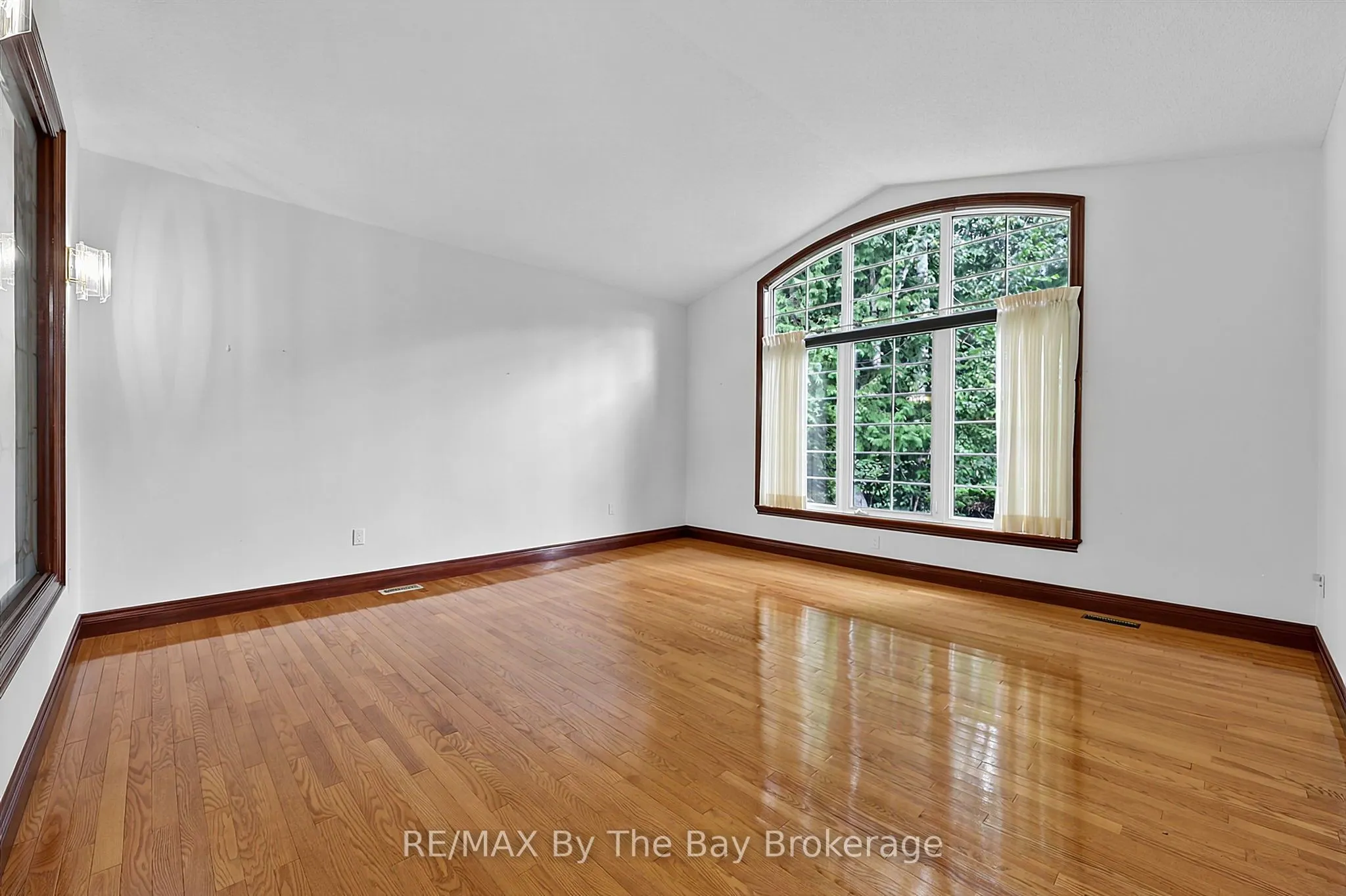 90 Goldfinch Crescent