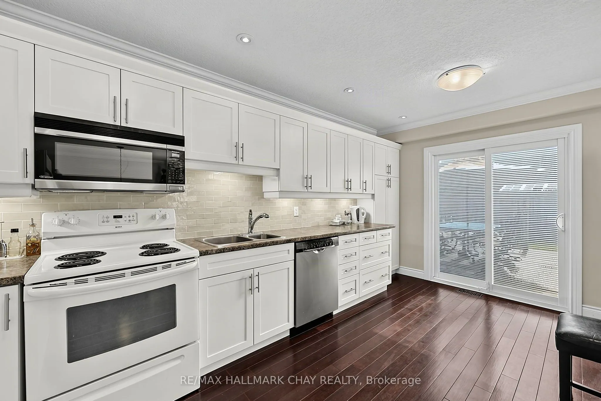 12 Grasett Crescent