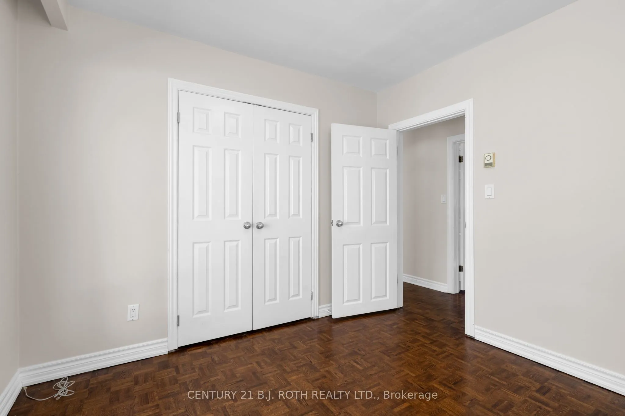 49 Lakeshore Road E