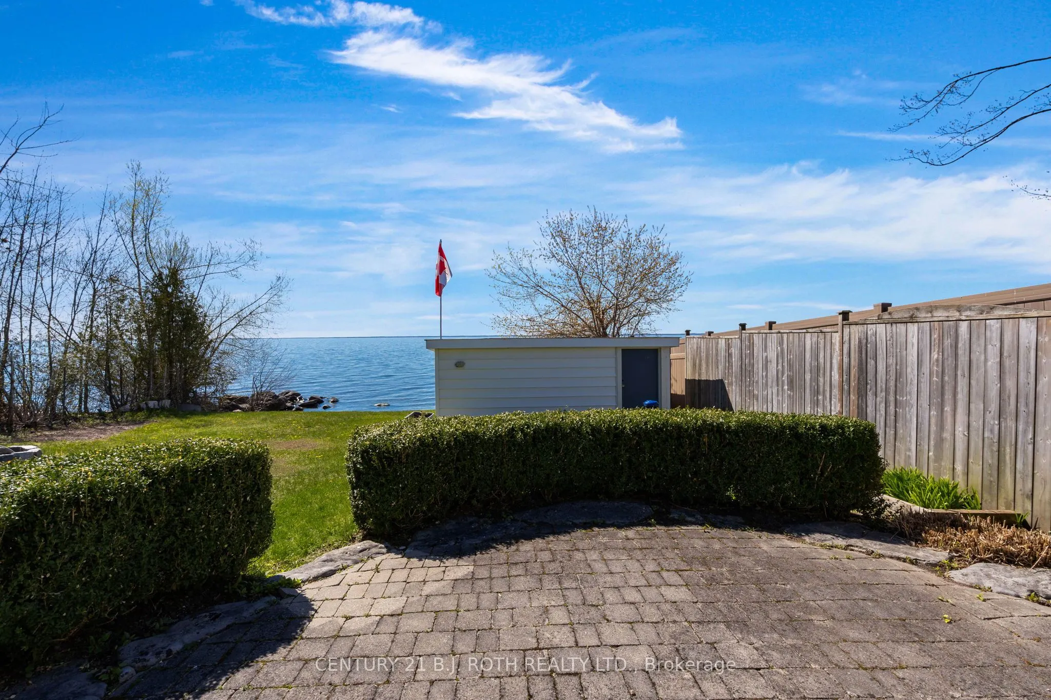 49 Lakeshore Road E