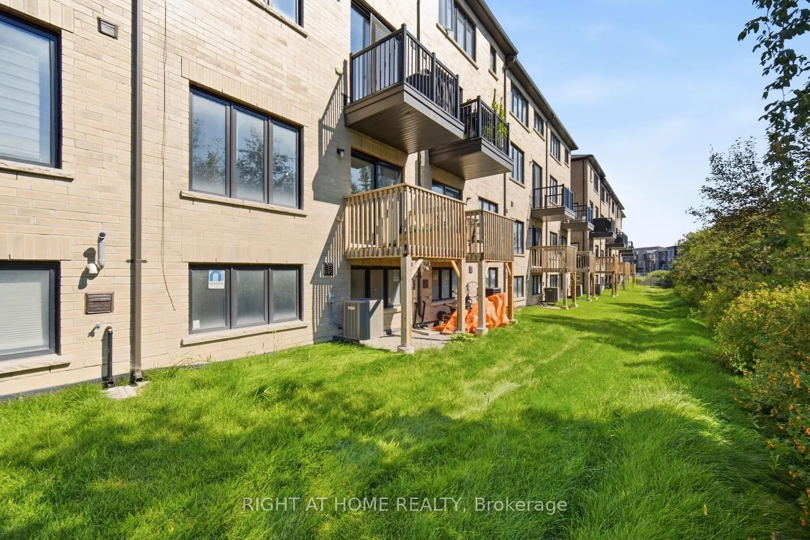6 Blue Forest Crescent