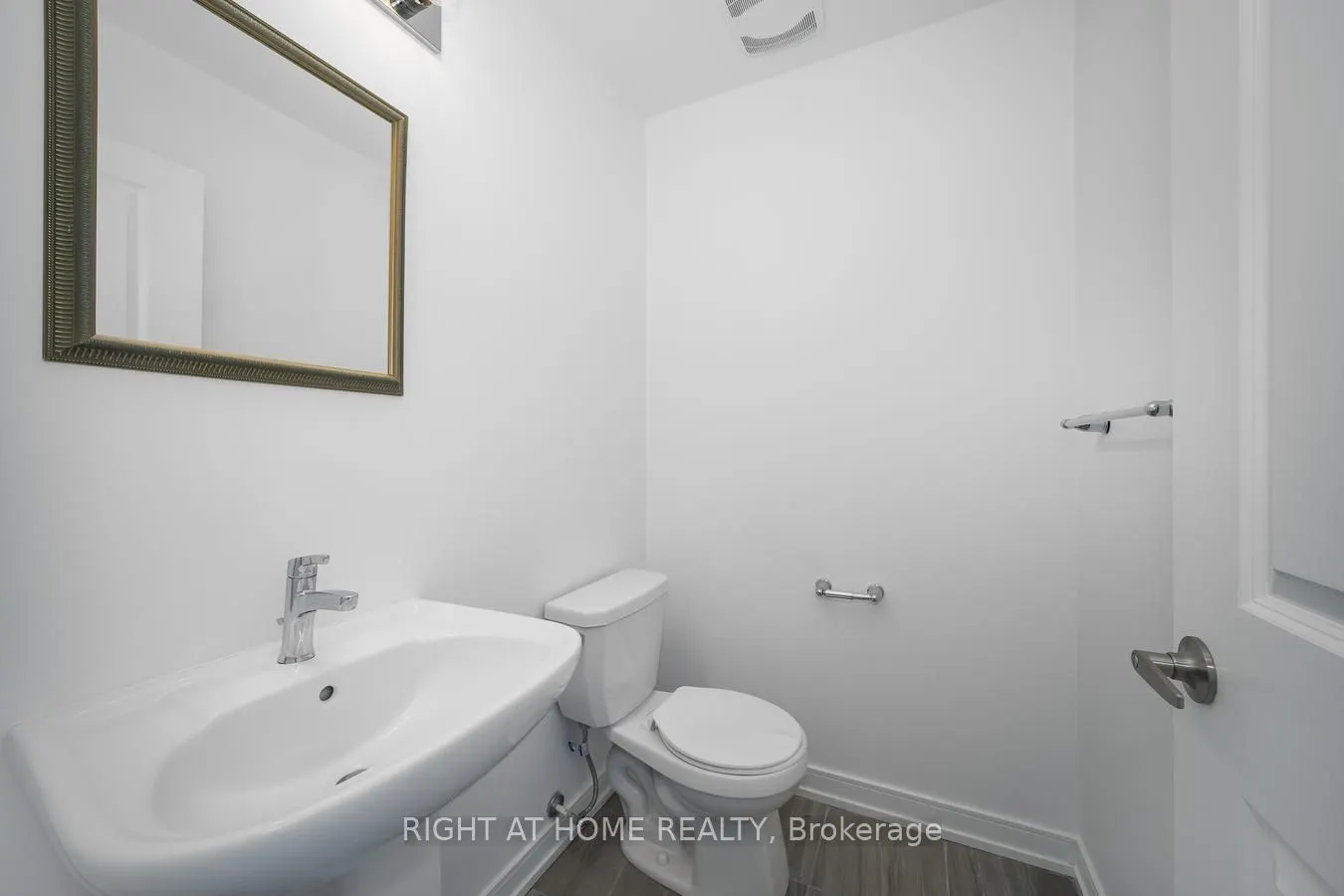 6 Blue Forest Crescent
