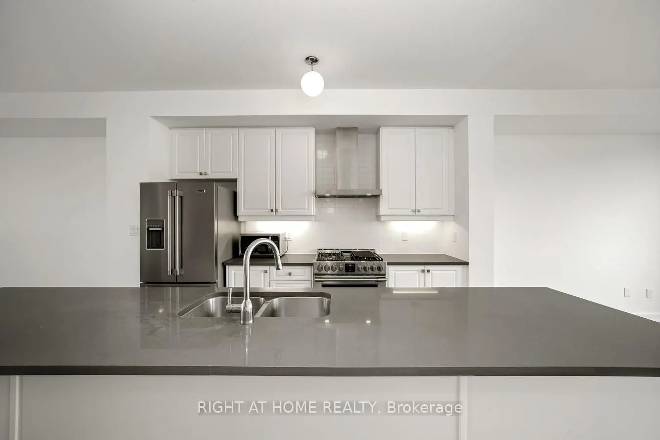 6 Blue Forest Crescent