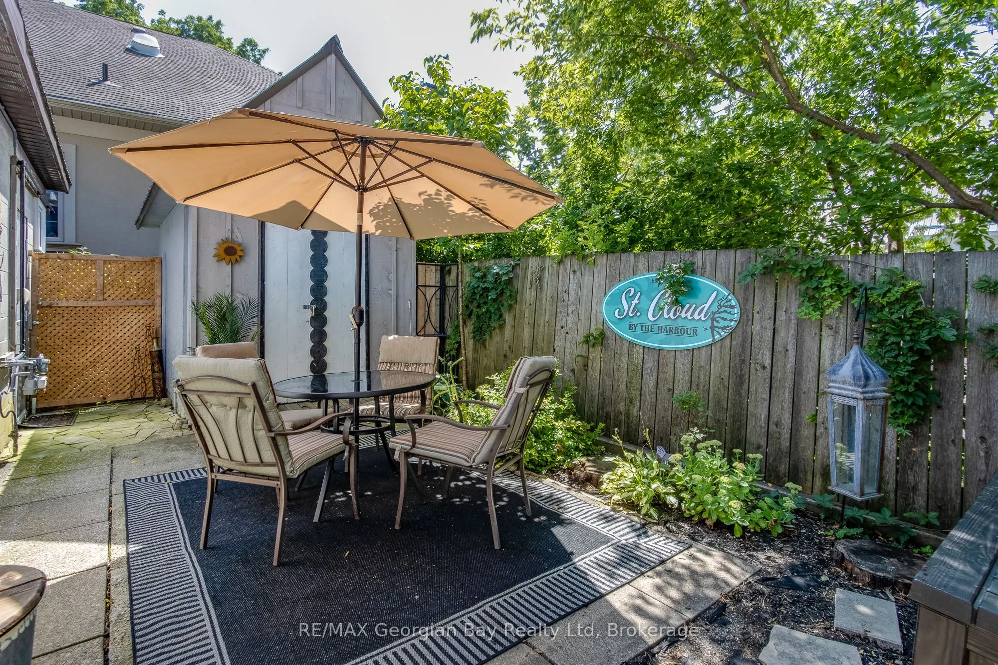449 Elizabeth Street