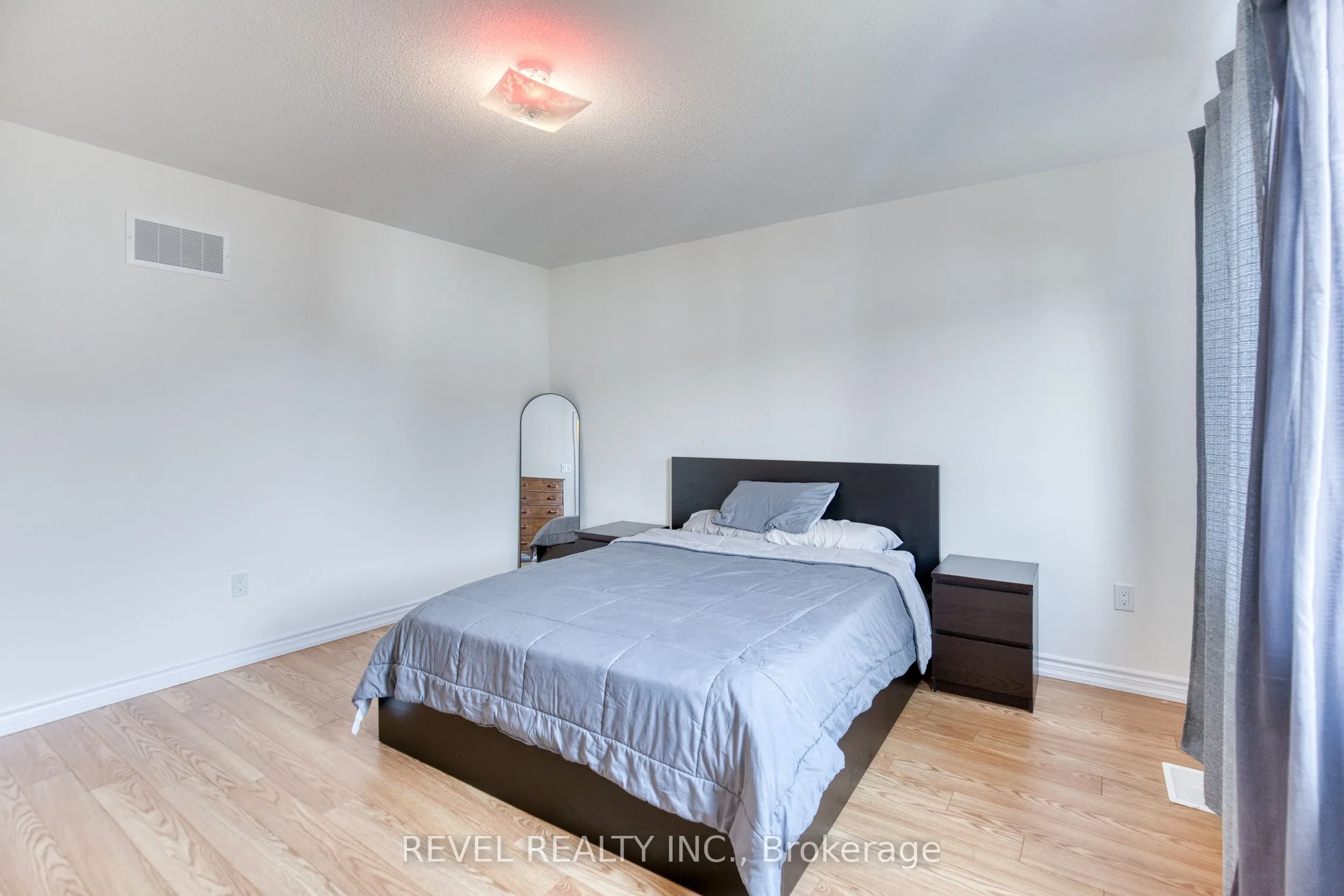 12 Hylton Drive