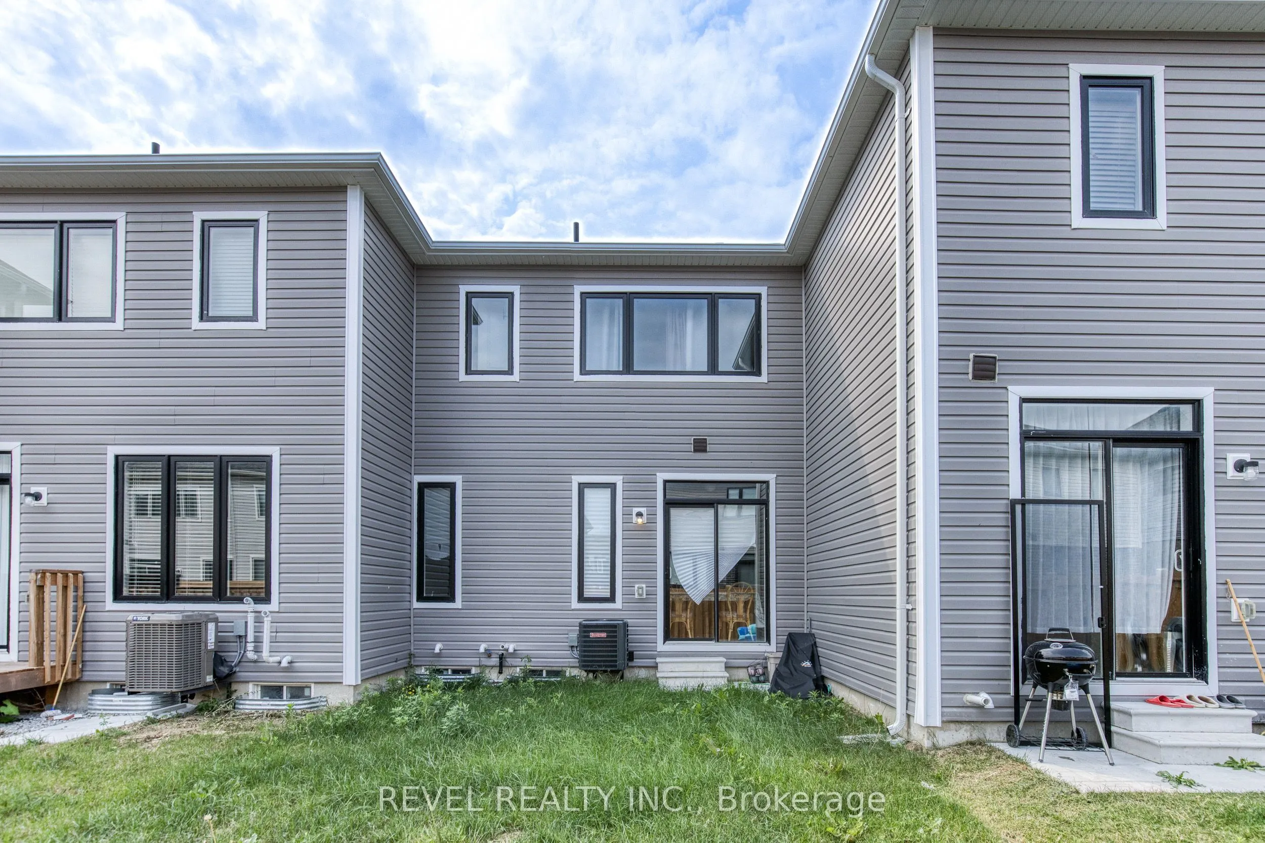 12 Hylton Drive