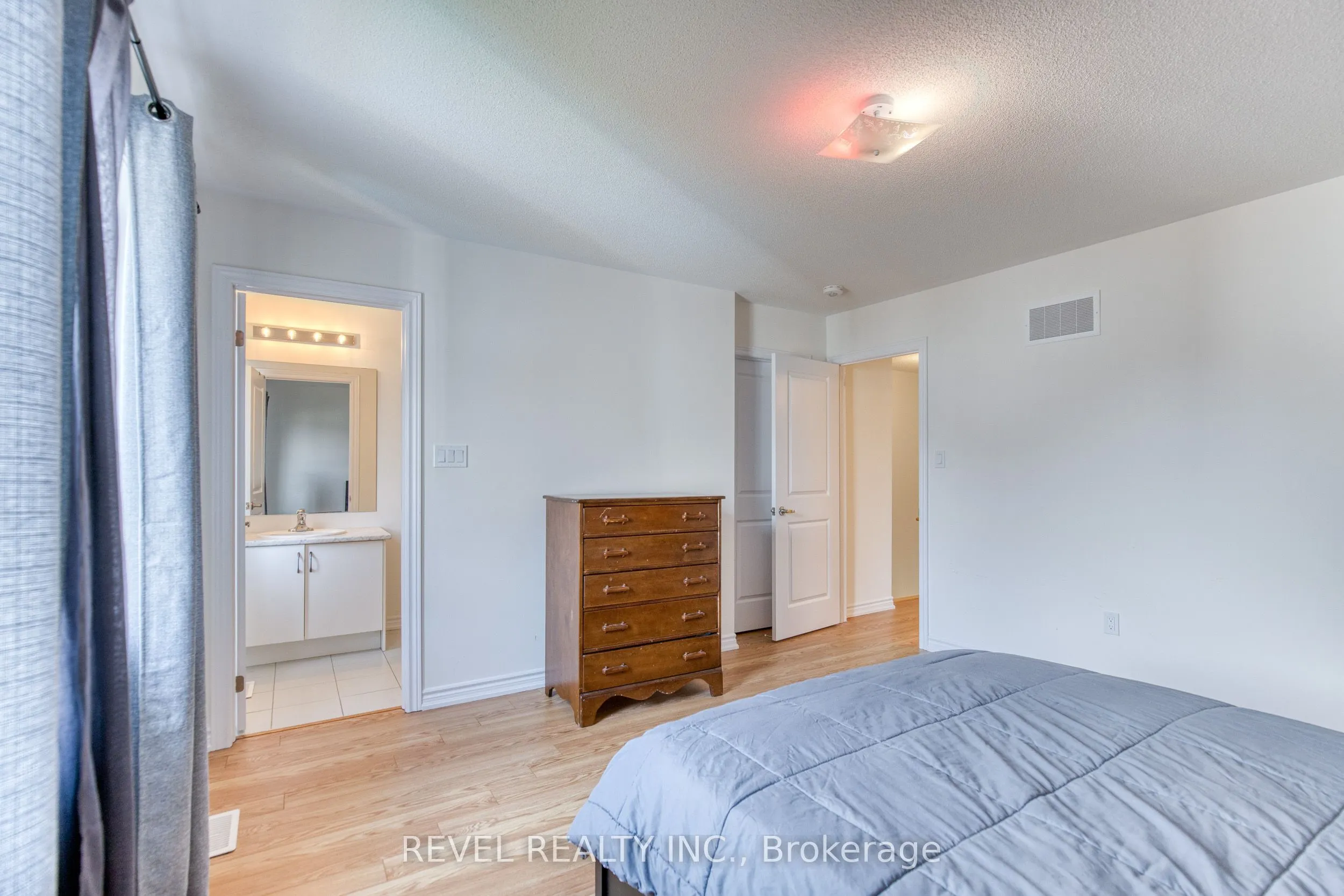 12 Hylton Drive