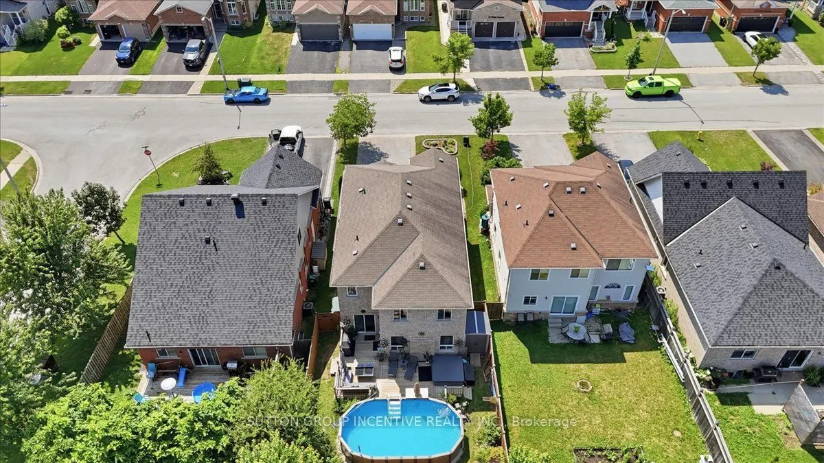 17 White Crescent
