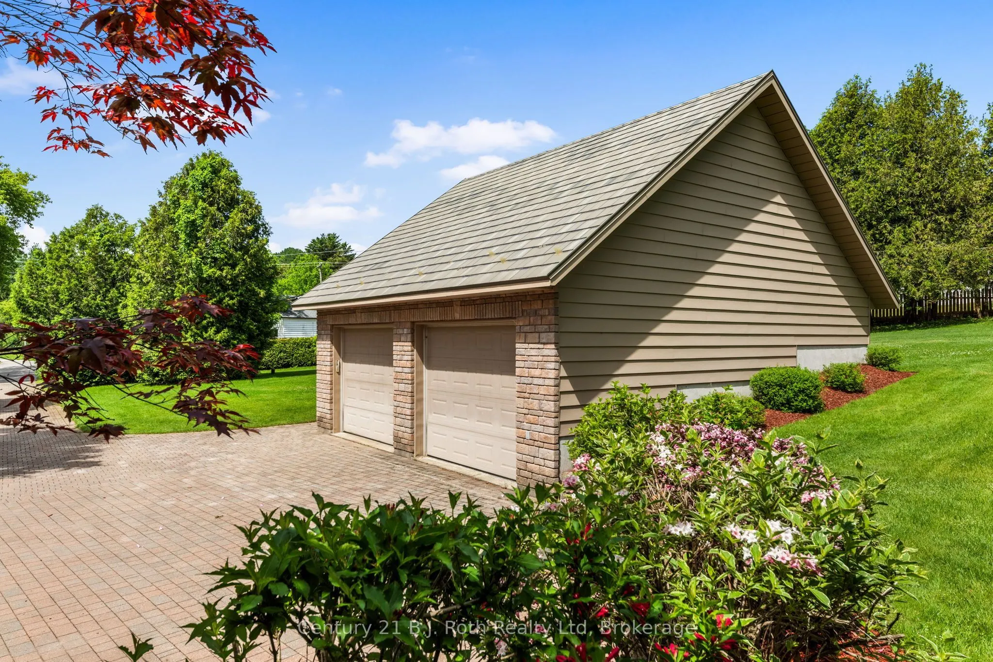 339 Champlain Road