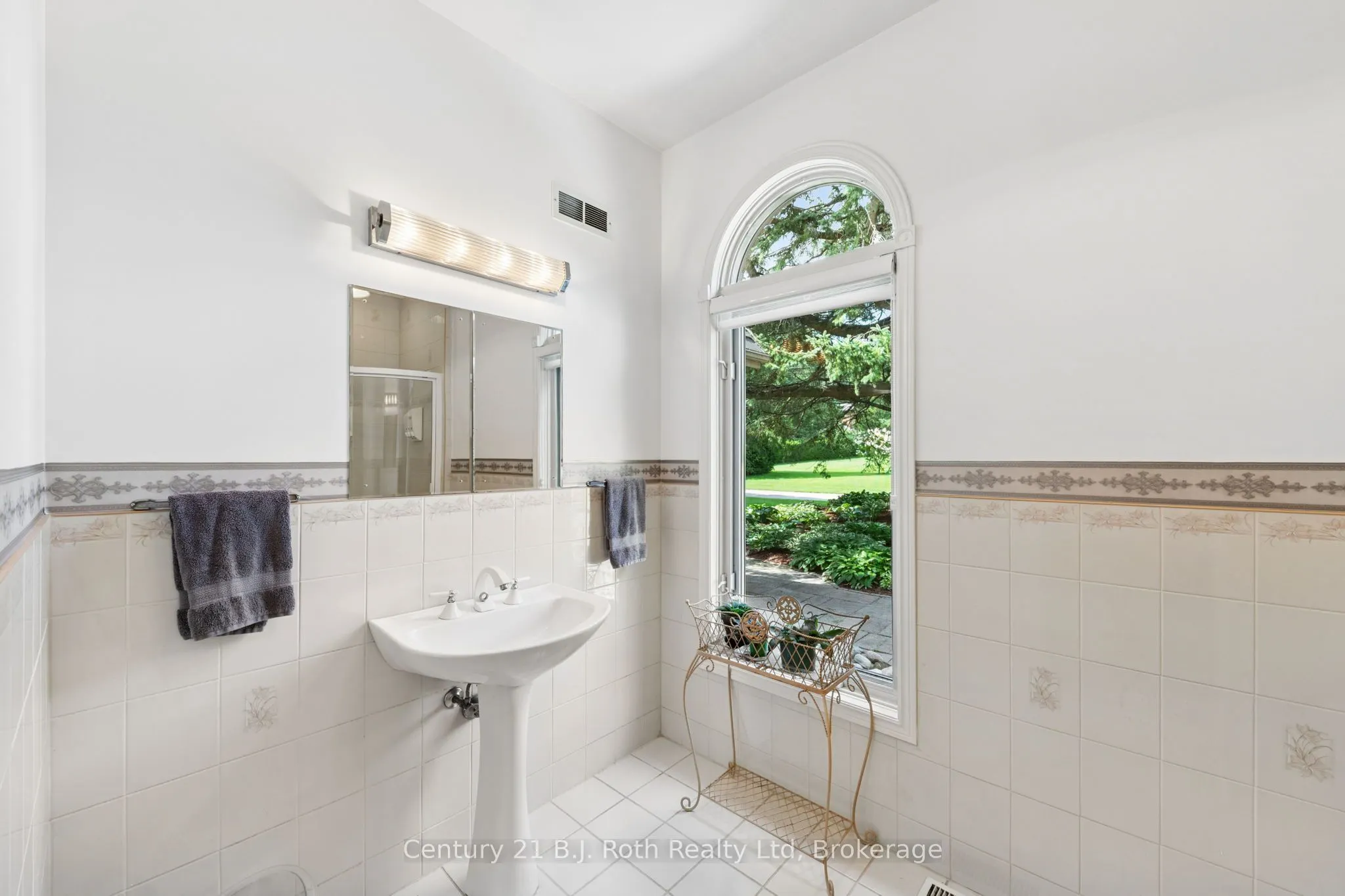 339 Champlain Road