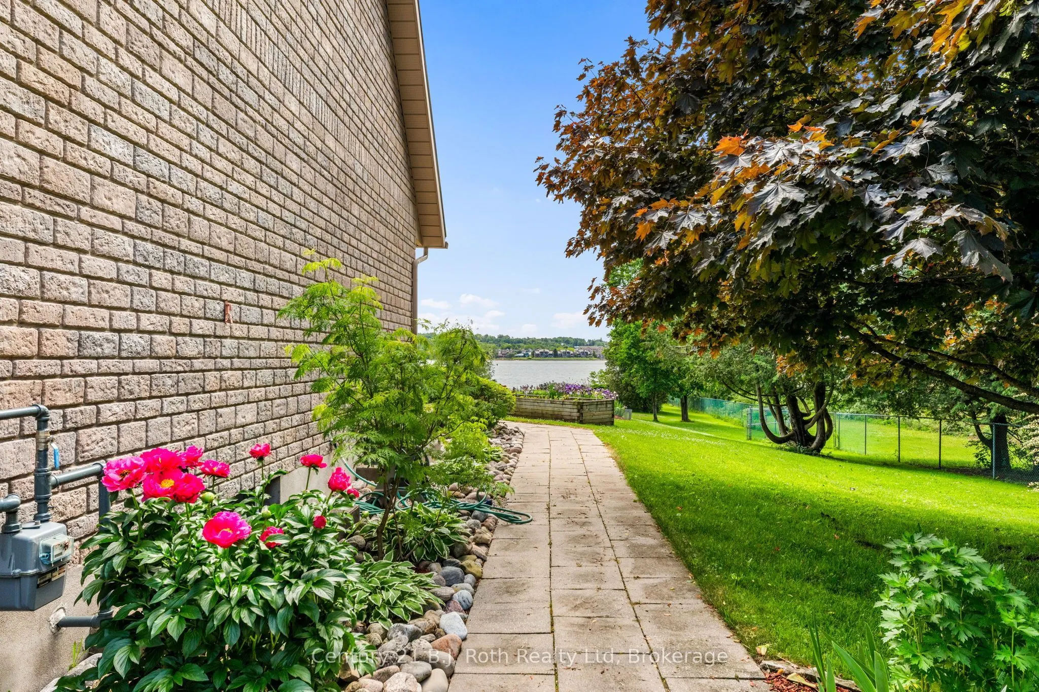 339 Champlain Road