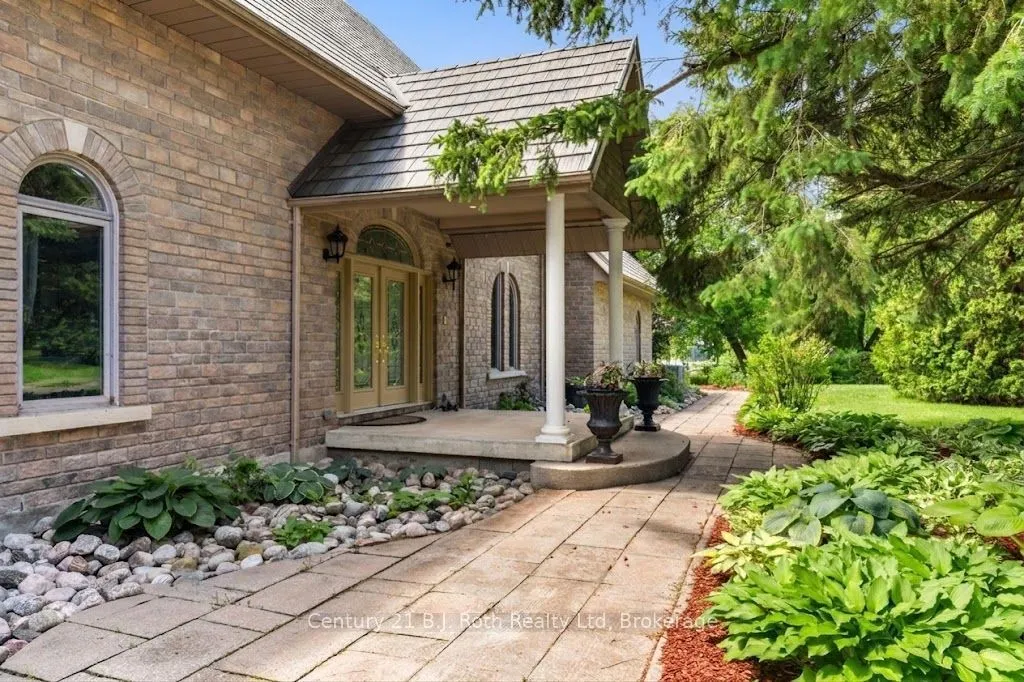 339 Champlain Road