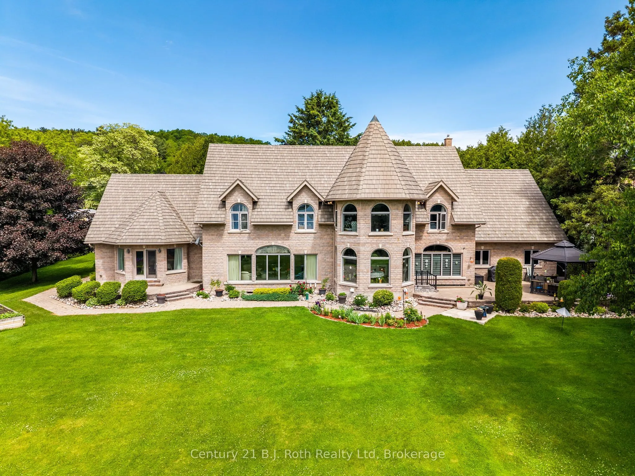339 Champlain Road