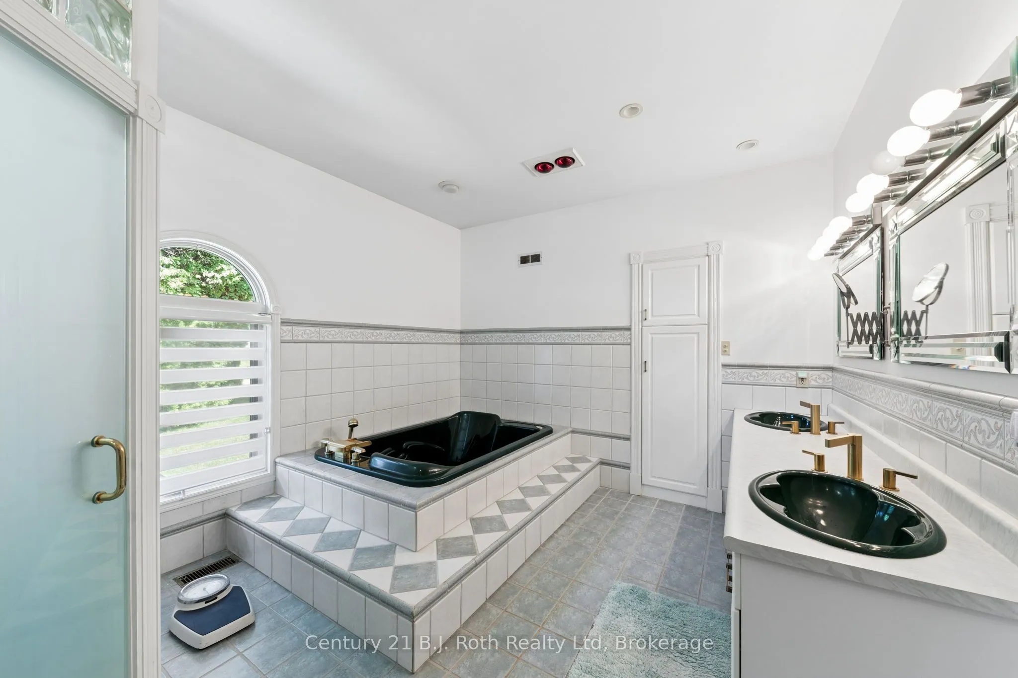 339 Champlain Road