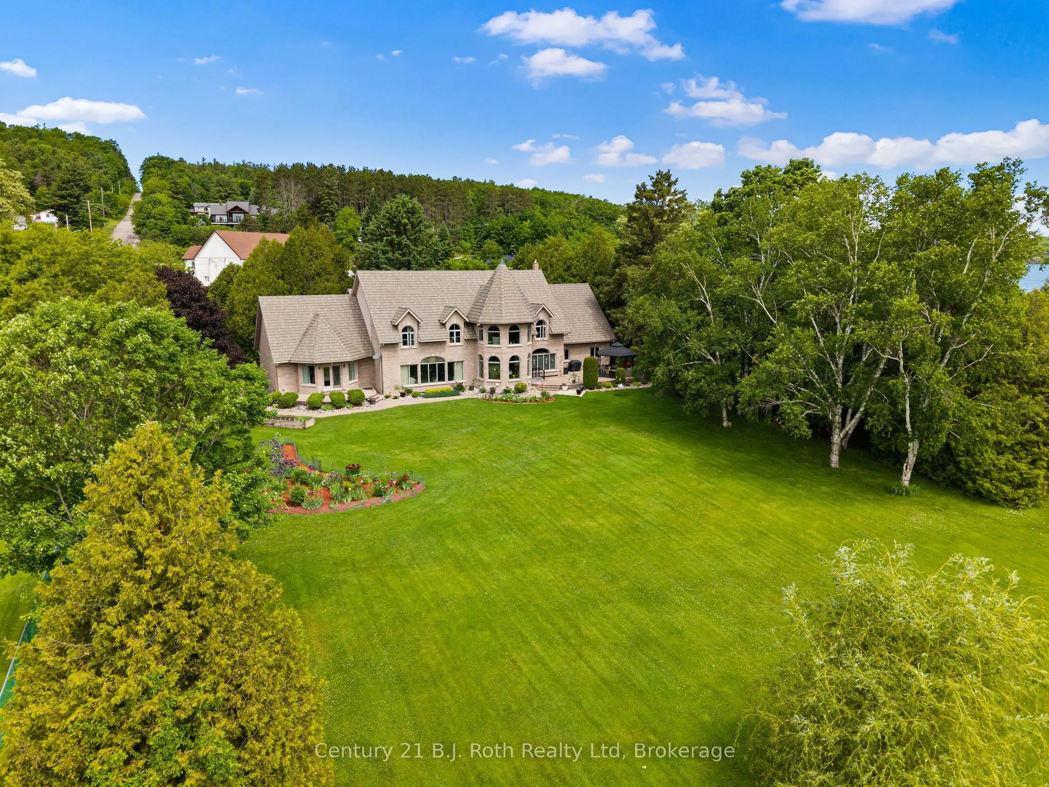 339 Champlain Road