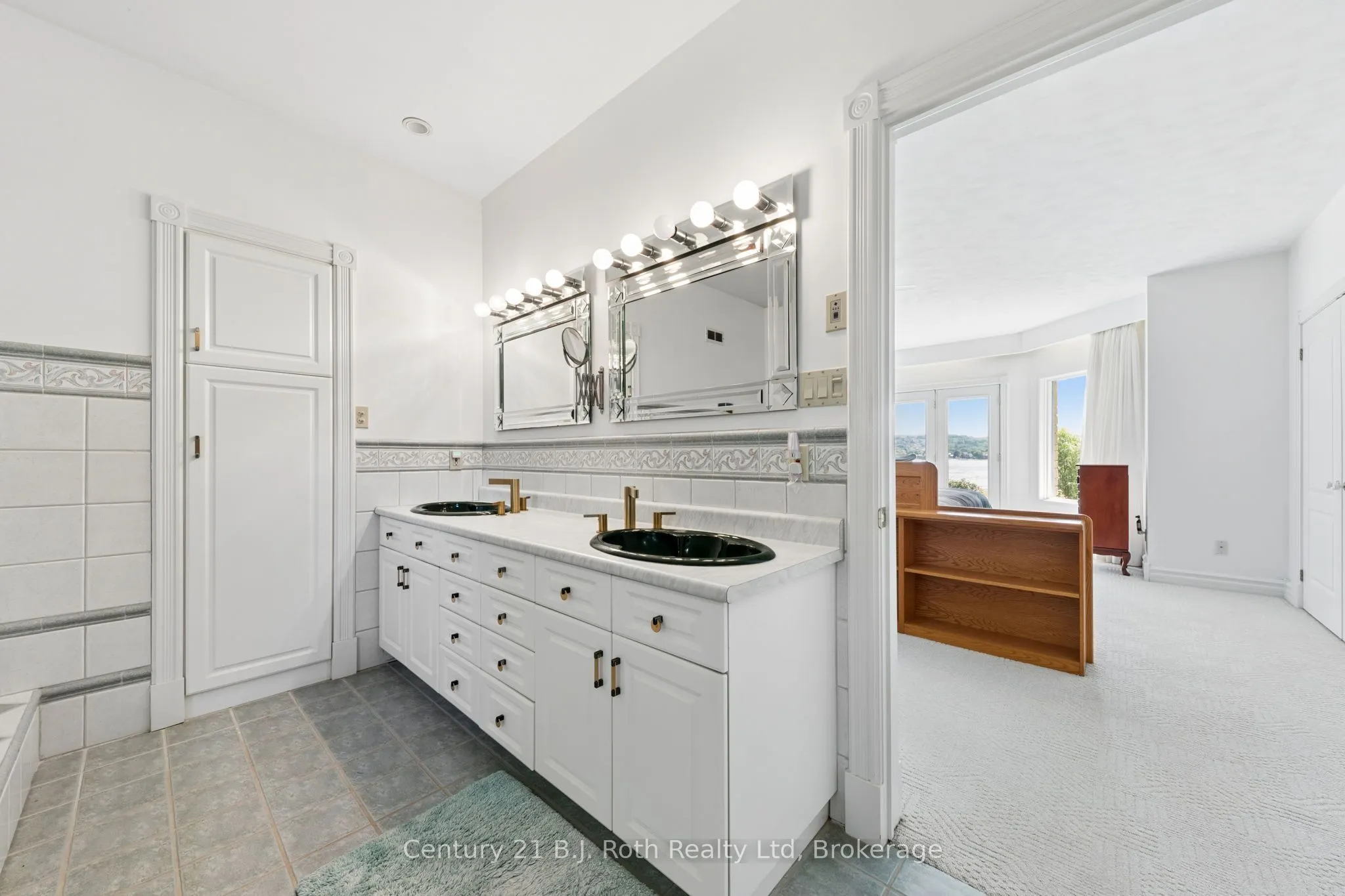339 Champlain Road