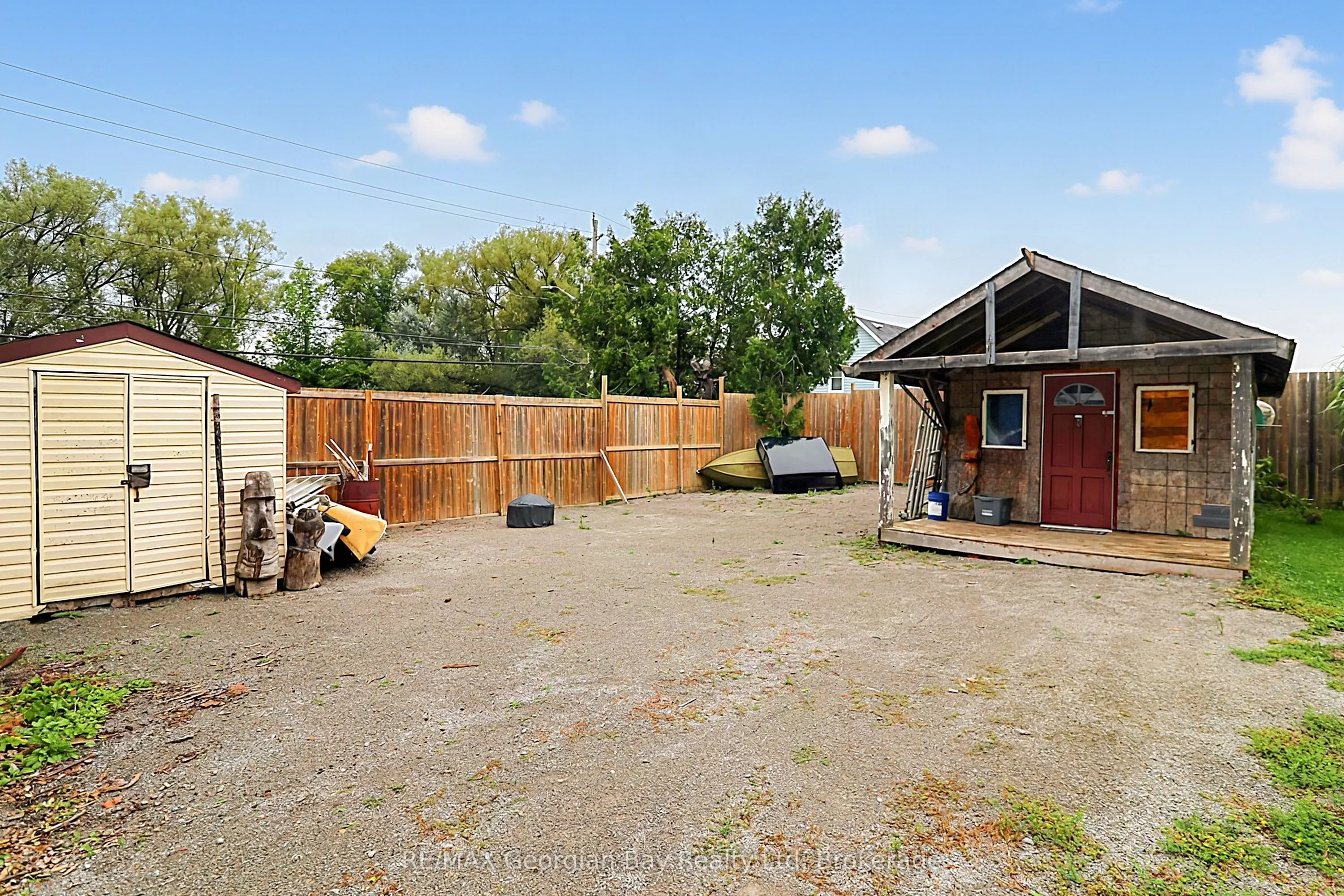 154 ROBERT Street W