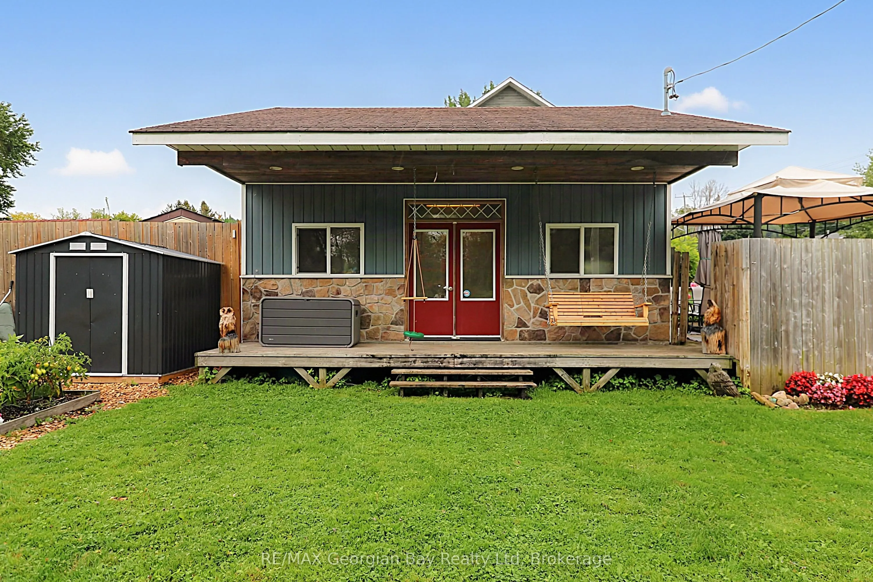154 ROBERT Street W