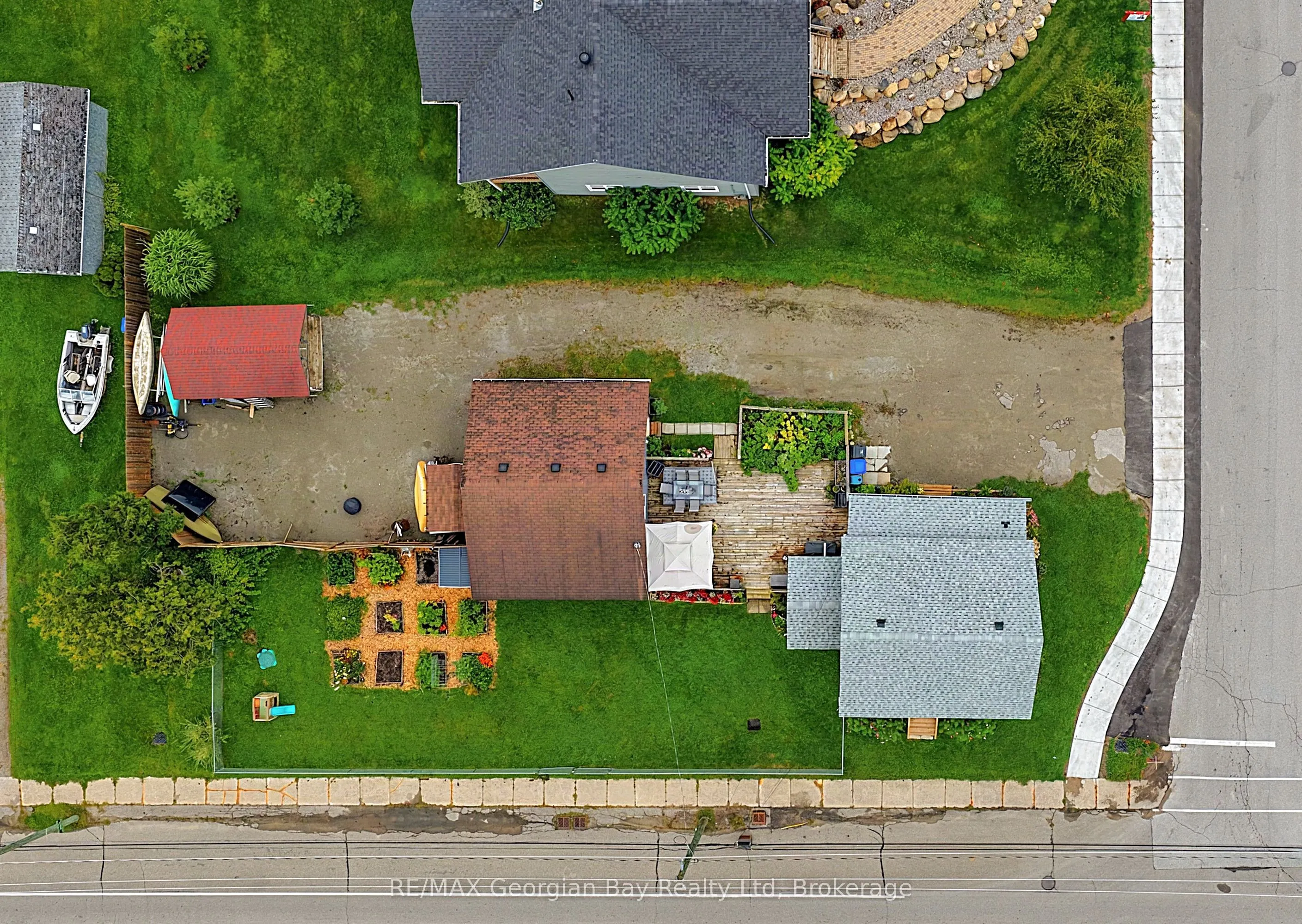 154 ROBERT Street W