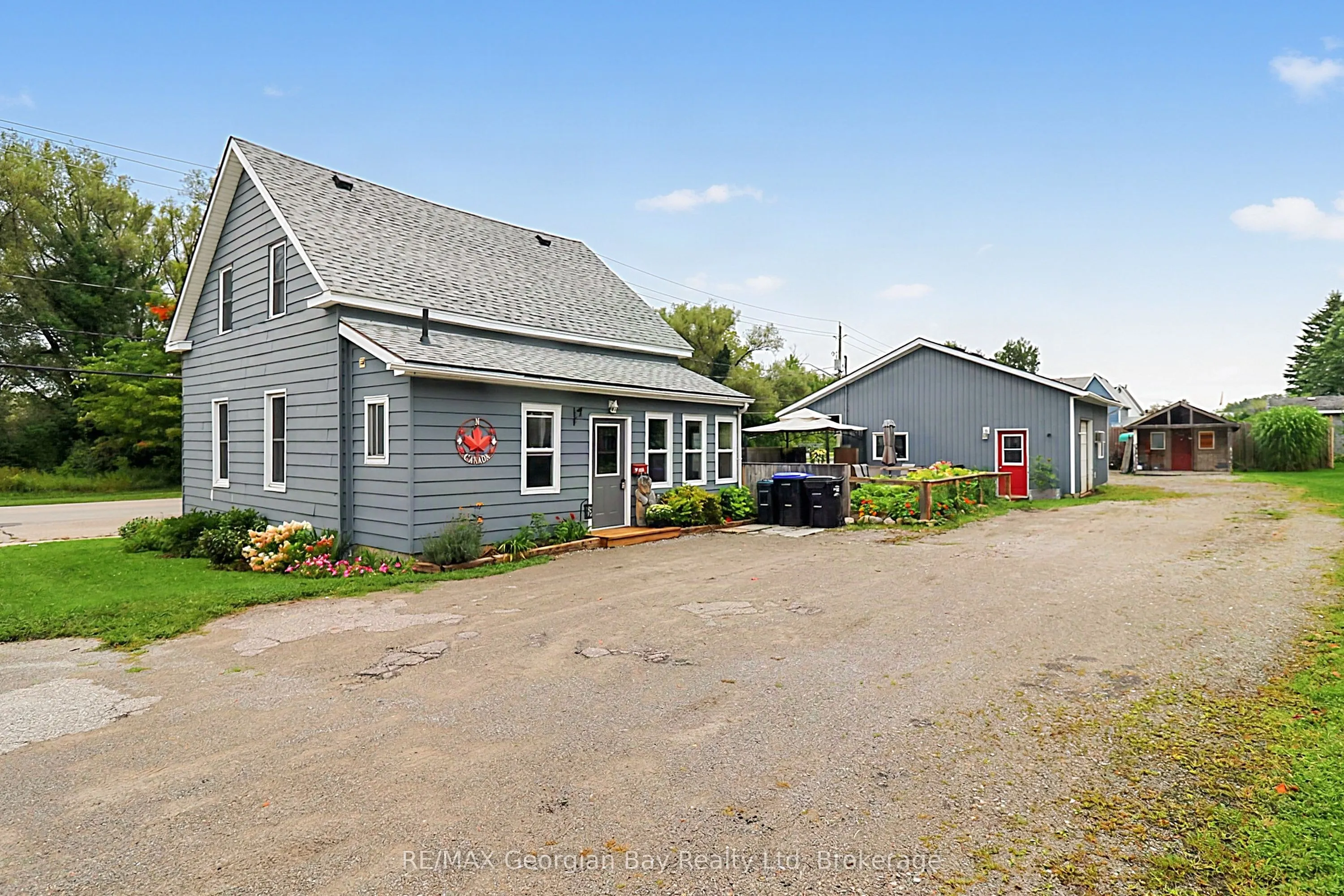 154 ROBERT Street W