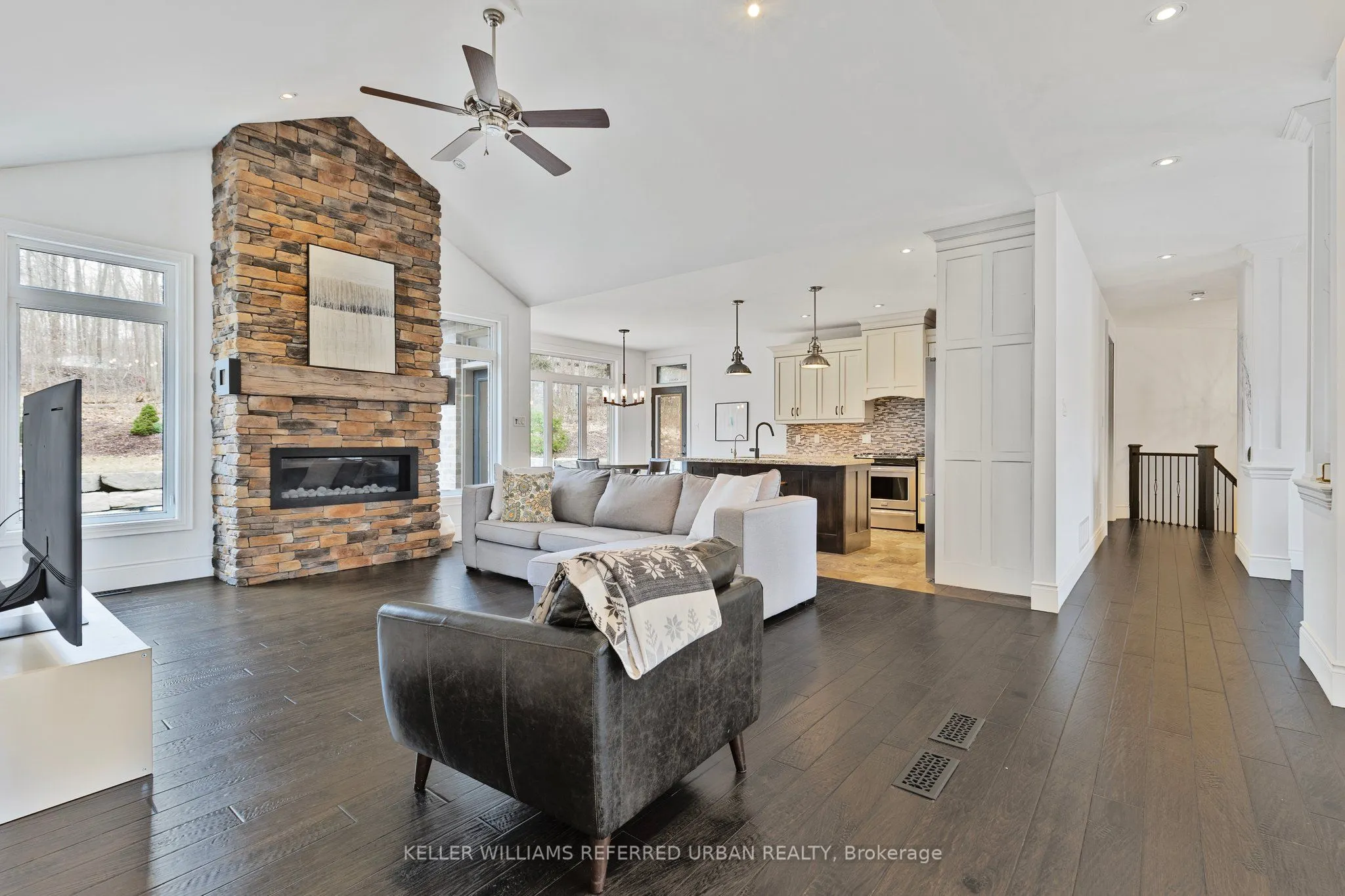 25 Heron Boulevard