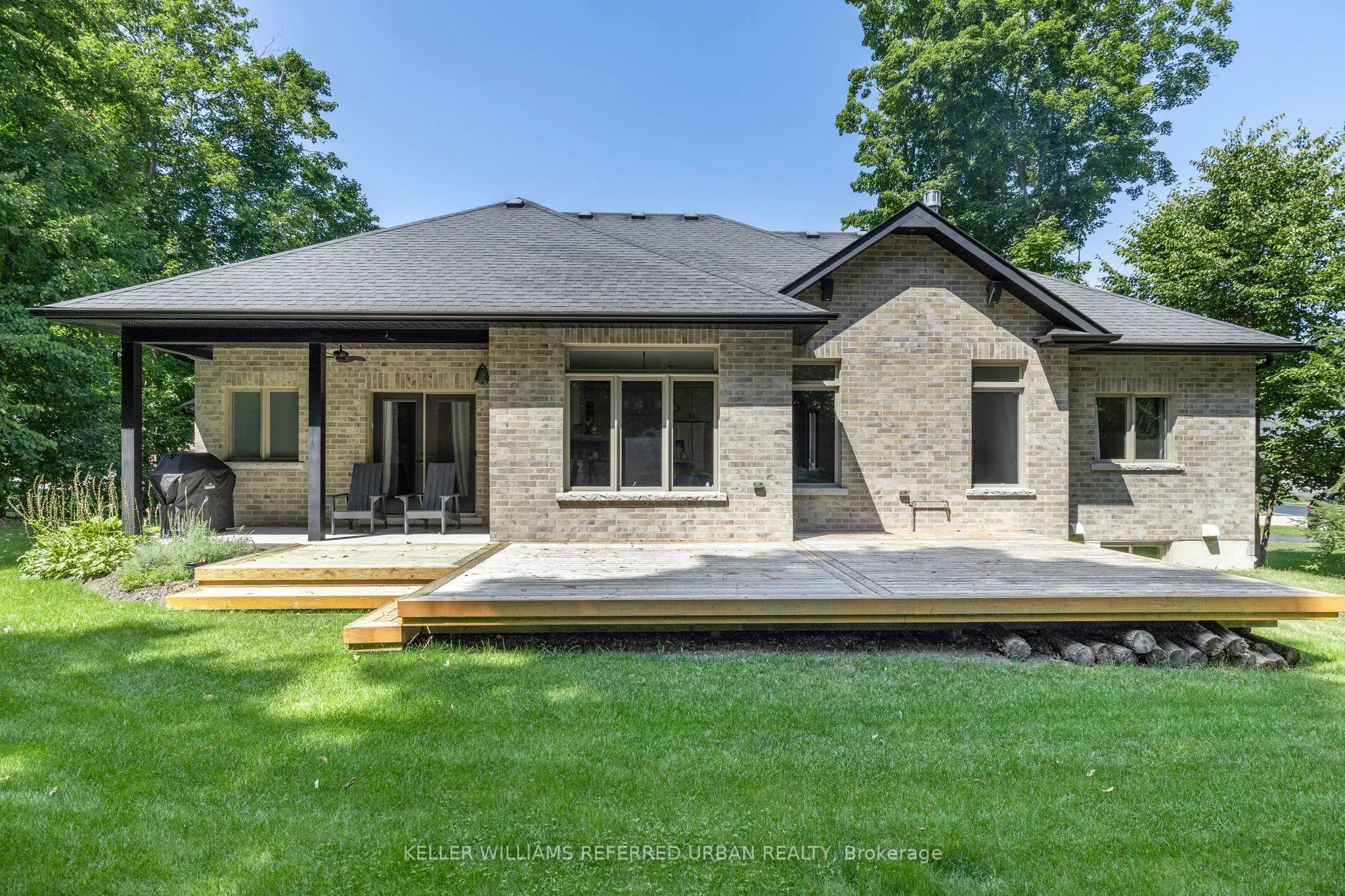 25 Heron Boulevard