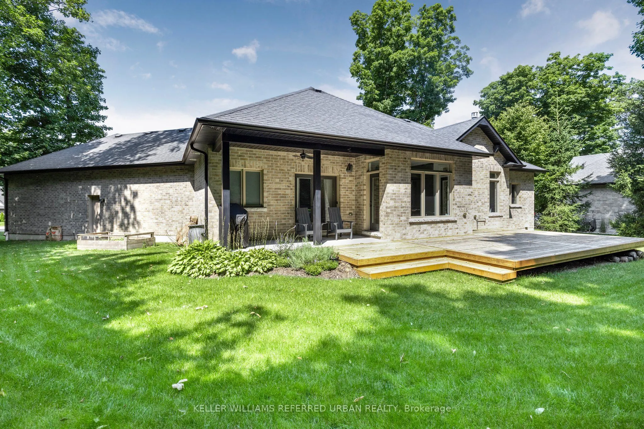 25 Heron Boulevard