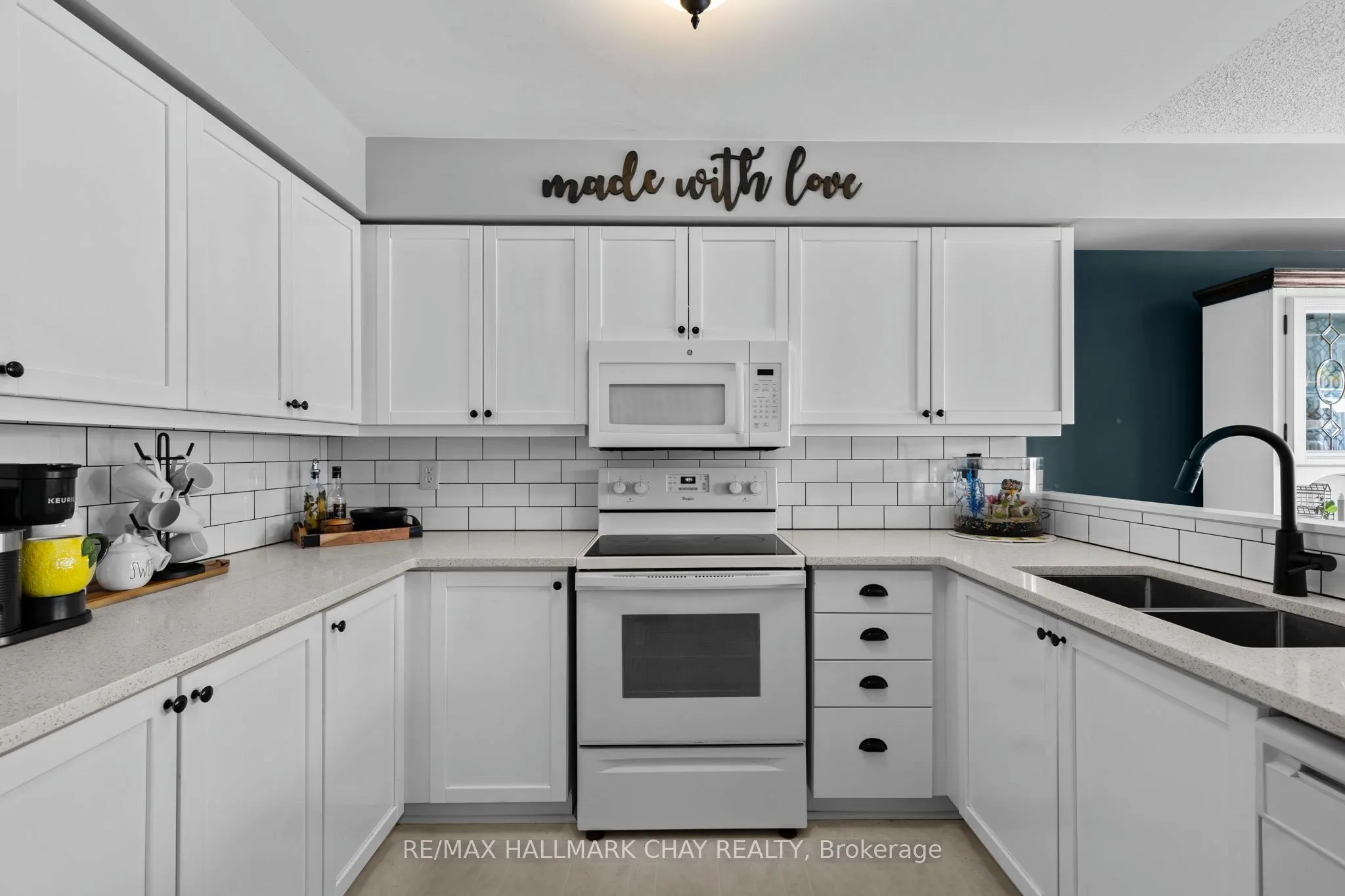 430 MAPLEVIEW Drive E #38